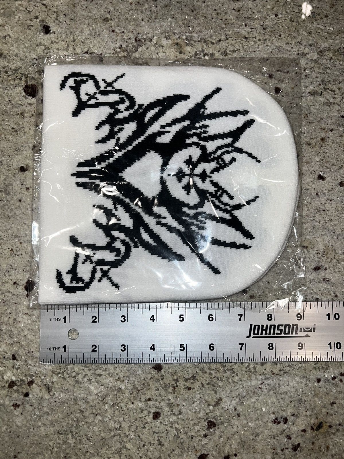 Other Y2K Style Skull Knit White Beanie Brand New Size ONE SIZE - 4 Thumbnail