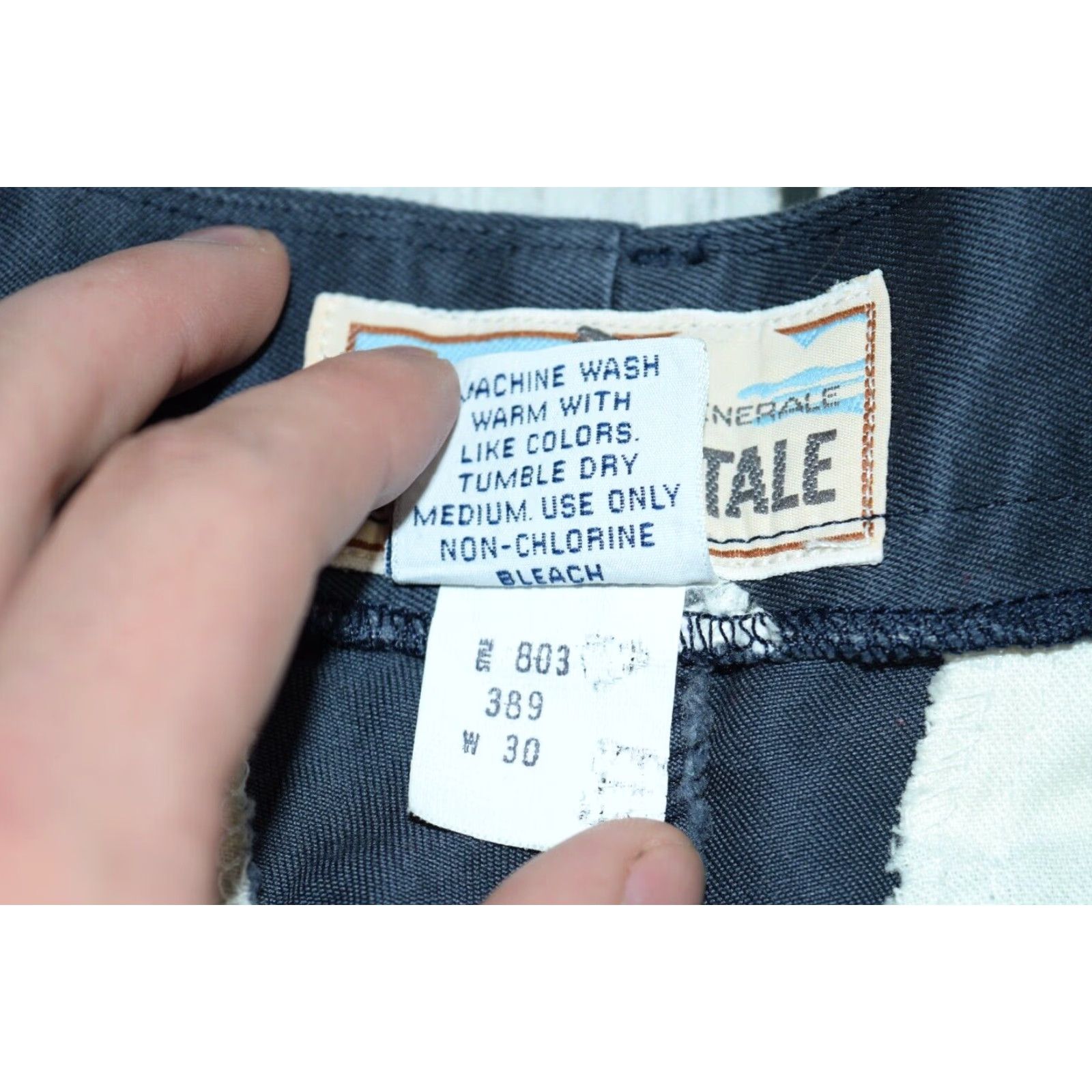 Vintage VINTAGE AÉROPOSTALE CHINO SHORTS BNWT CUFFED NAVY BLUE MENS SIZE 30 90s USA Size US 30 / EU 46 - 6 Thumbnail