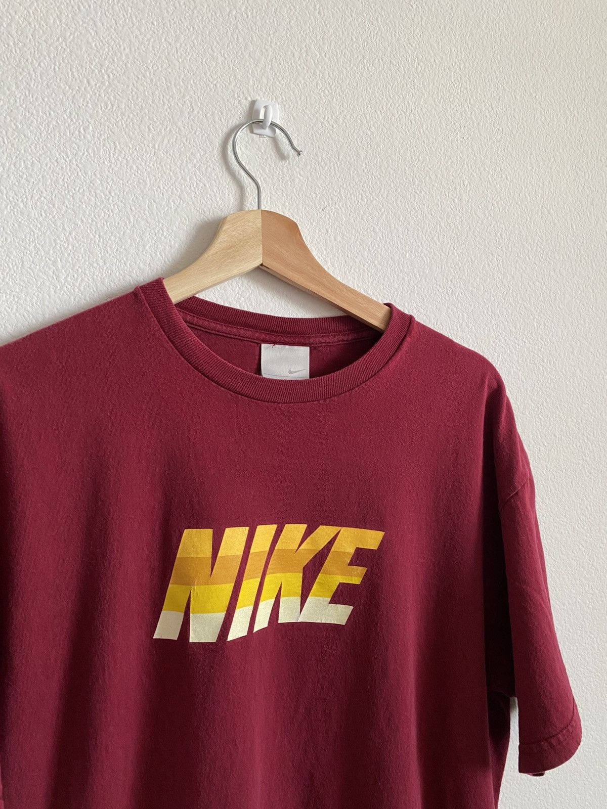 Nike Vintage 00s Nike Center Logo Spell Out Tee Size US L / EU 52-54 / 3 - 3 Thumbnail