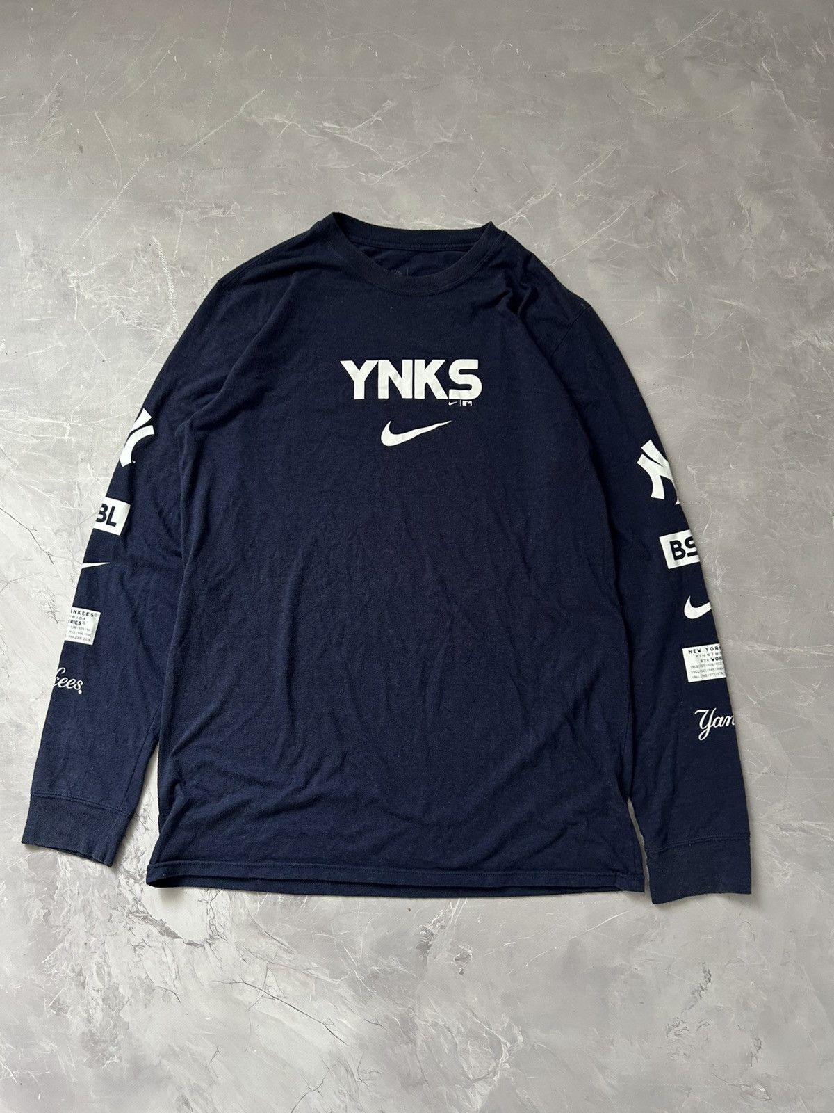 Nike Nike New York Yankees YNKS Longsleeve Size US L / EU 52-54 / 3 - 1 Thumbnail