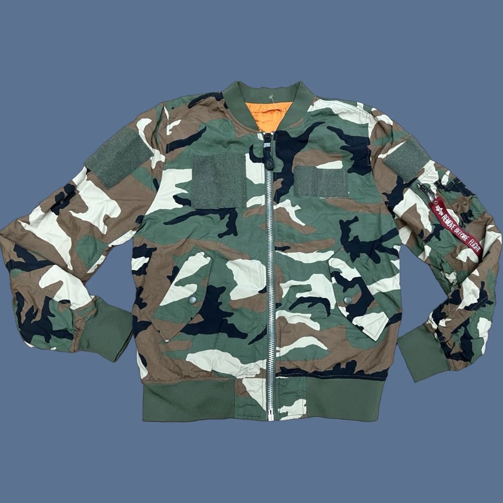 Alpha Industries VINTAGE Alpha Industries MA-1 Jackets Camouflage Reversible Bomber Jacket Men L Green Spring Fall Winter Reversible Pockets Zipper Size US L / EU 52-54 / 3 - 1 Thumbnail