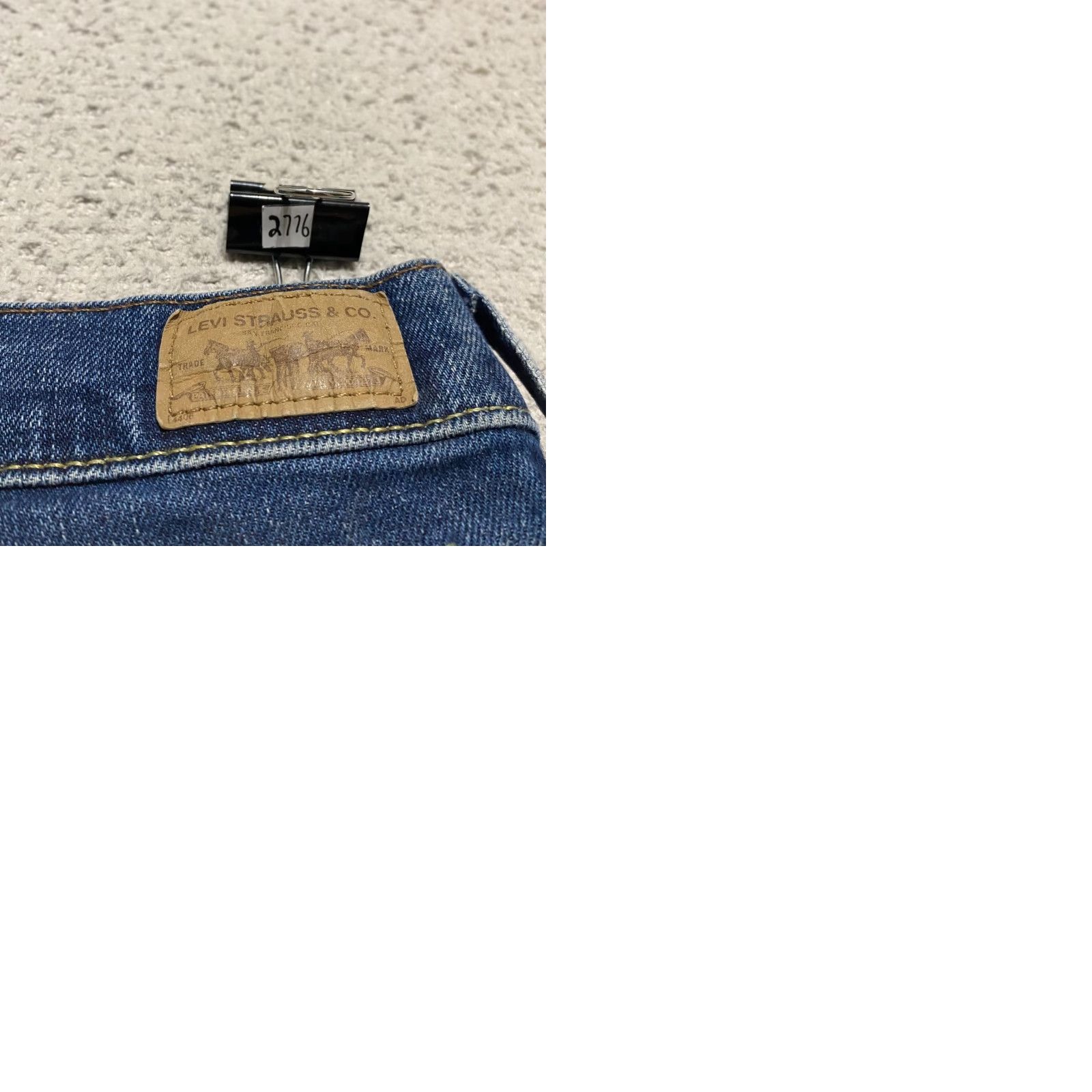 Levi's Levi's 515 Jeans Womens sz 6 Capri Medium Wash Mid Rise Blue Denim 5-Pocket Design Regular Slimming Pockets Shirt? Size 28" / US 6 / IT 42 - 9 Thumbnail