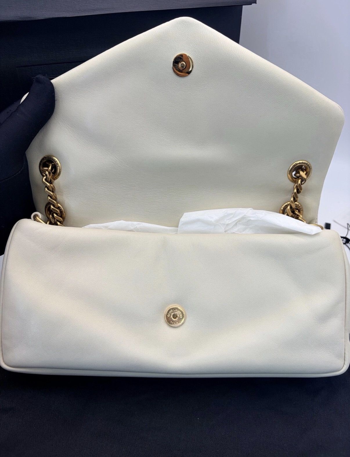 Yves Saint Laurent Saint Laurent Calypso Distressed Lambskin Envelope Bag J62 Size ONE SIZE - 3 Thumbnail