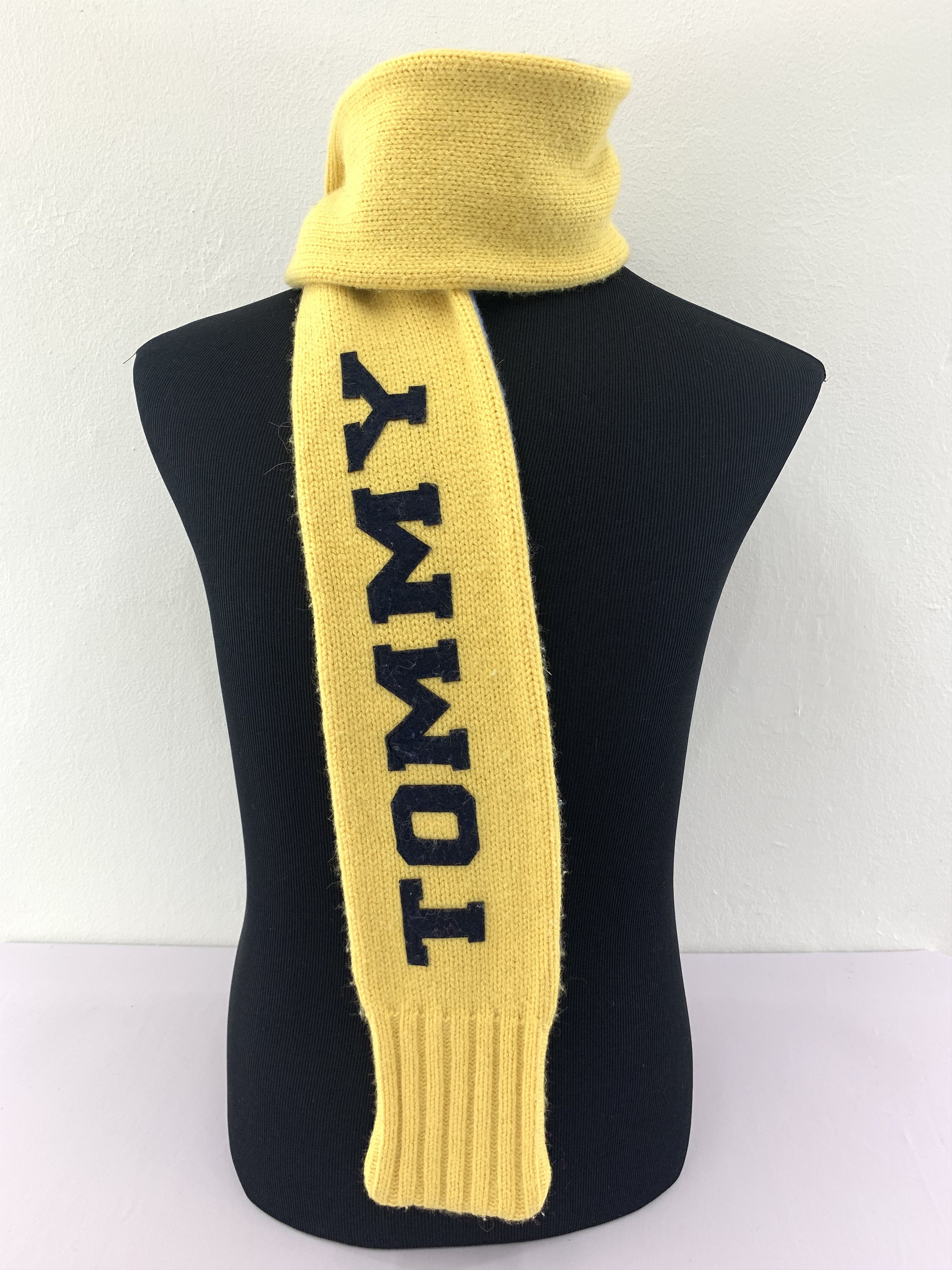 Tommy Hilfiger Tommy Hilfiger Scarf Wool Muffler Neck Wrap BL4042 Size ONE SIZE - 1 Thumbnail