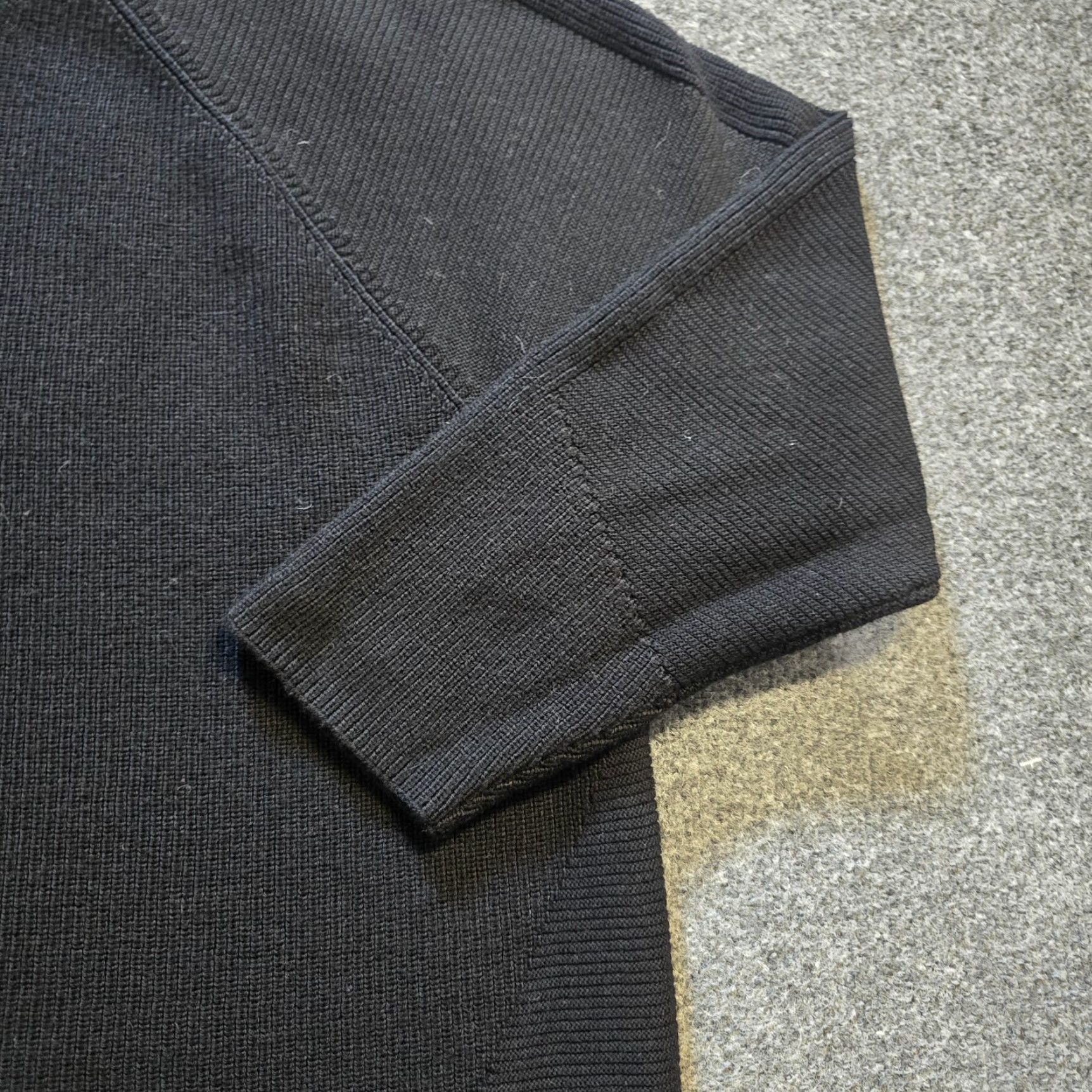 Athleta Athleta Sweater Womens 2X Black Hanover V Neck Merino Wool Knit Stretch Casual Size XXL / US 16-18 / IT 52-54 - 4 Thumbnail