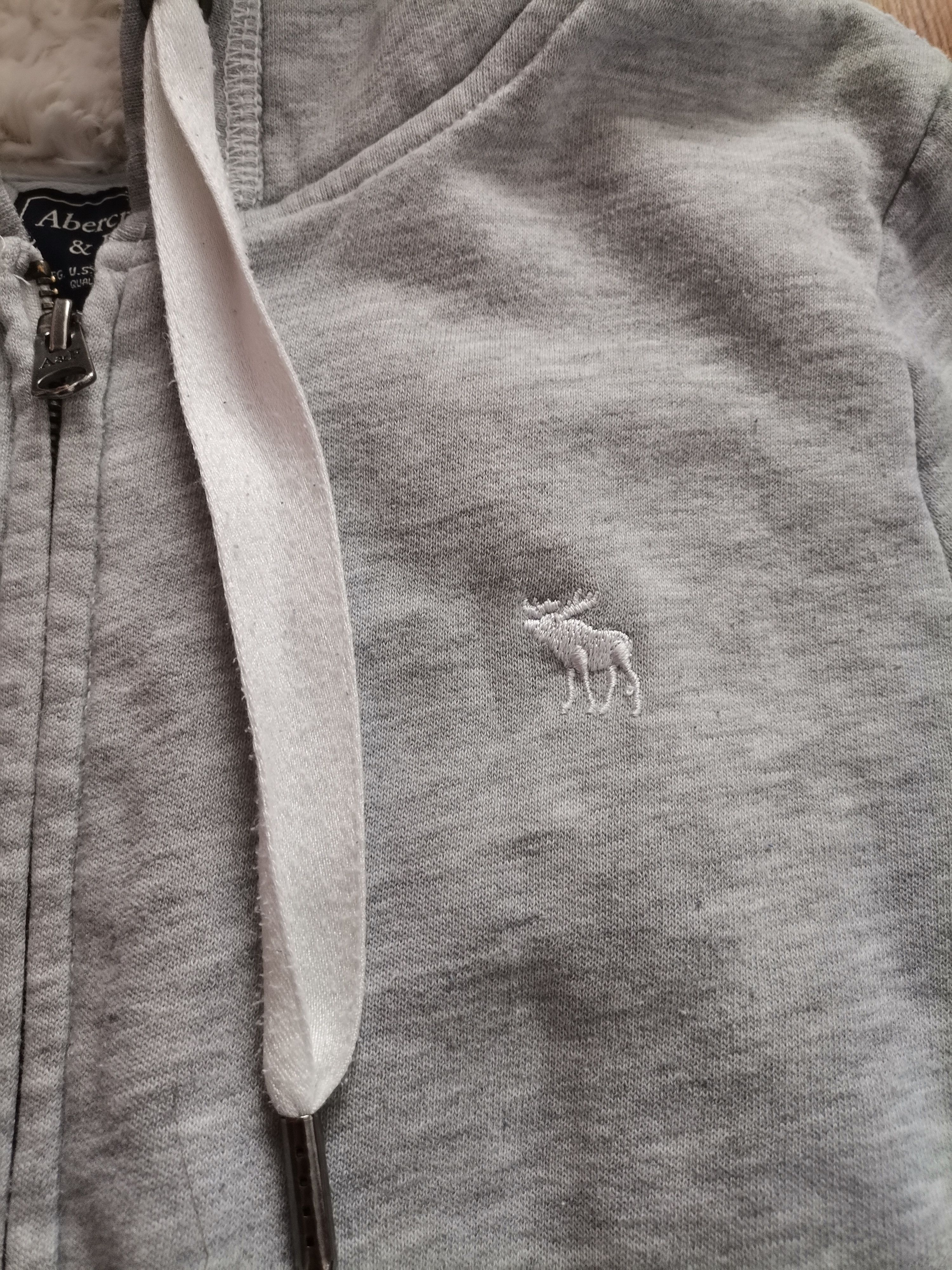 Abercrombie & Fitch Abercrombie & Fitch Women's Faux Fur Zip Up Hoodie Size M / US 6-8 / IT 42-44 - 2 Thumbnail