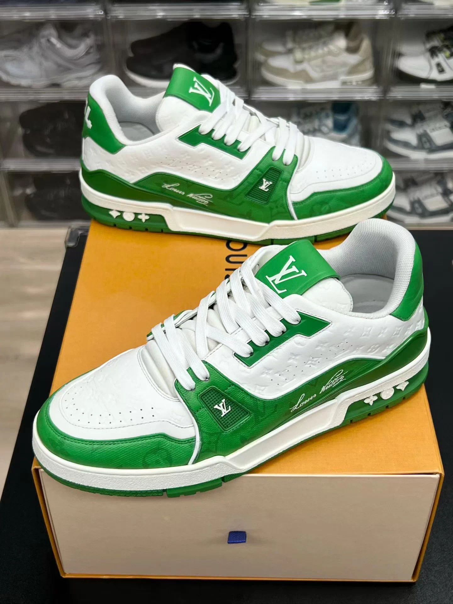 Louis Vuitton LV TRAINER White Green Embossed Print UK8 42 Size US 9 / EU 42 - 1 Thumbnail