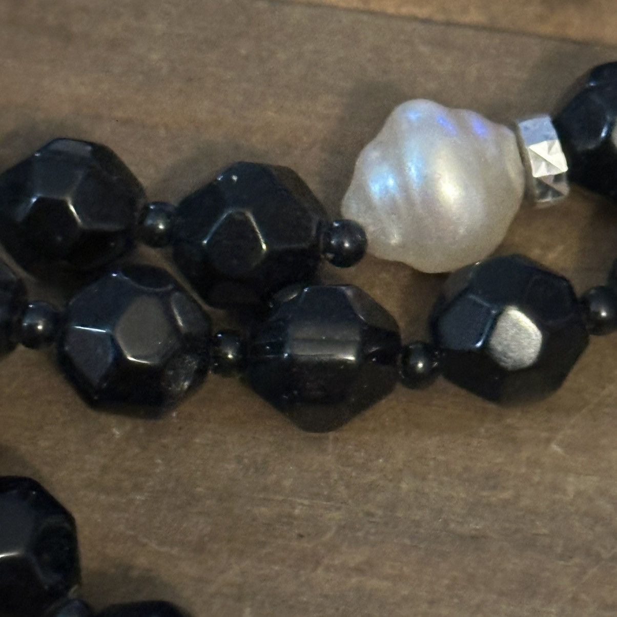 Vintage Vintage black faceted bead and pearl necklace Size ONE SIZE - 4 Thumbnail