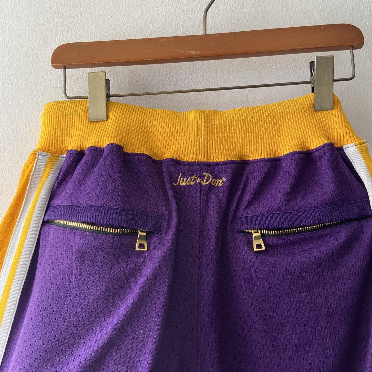 Just Don Just Don Lakers Shorts Size US 34 / EU 50 - 8 Thumbnail