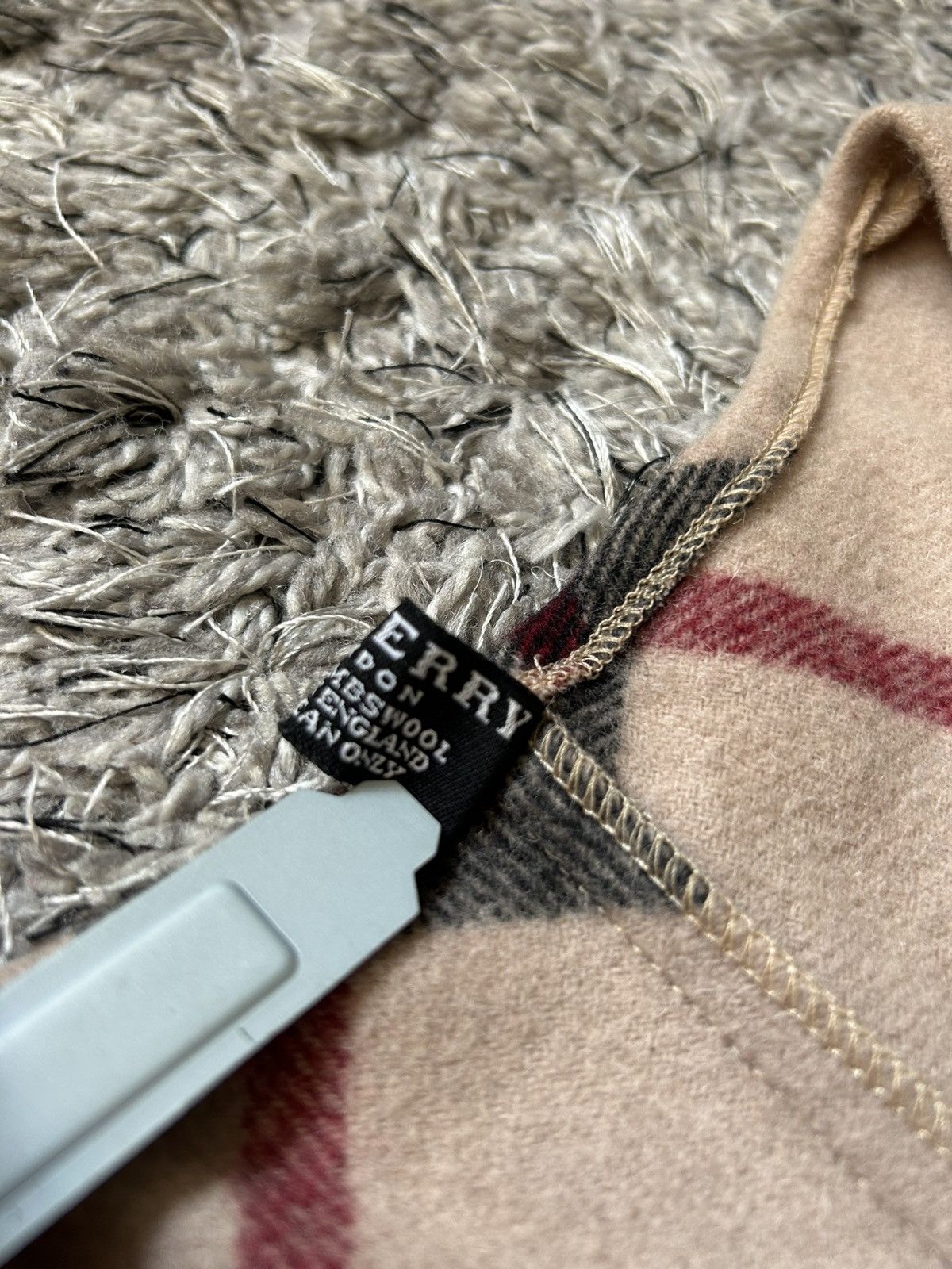 Burberry Burberry London Cape poncho beige plaid print vintage lamb Size ONE SIZE - 5 Thumbnail