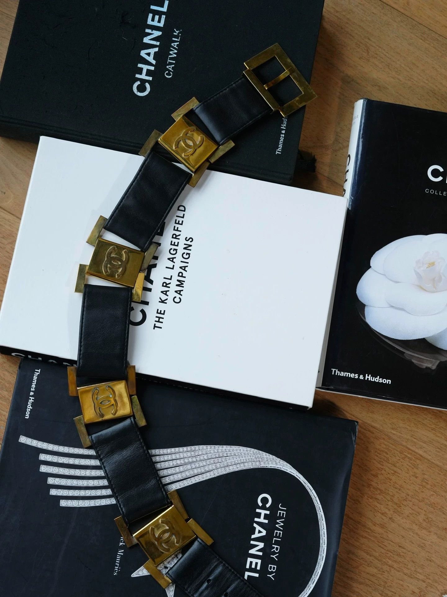 Chanel Chanel 1990s Vintage Black & Gold Belt Size ONE SIZE - 9 Thumbnail