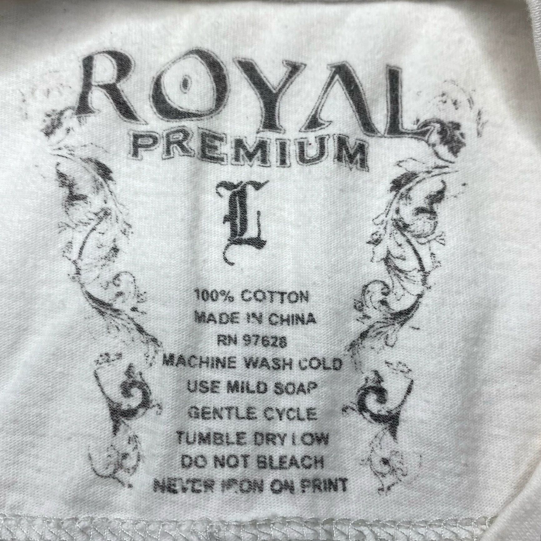 Affliction VINTAGE Royal Premium T-Shirt Men L White Graphic Grunge Crew Neck Short Sleeve 90s Style Size US L / EU 52-54 / 3 - 2 Thumbnail