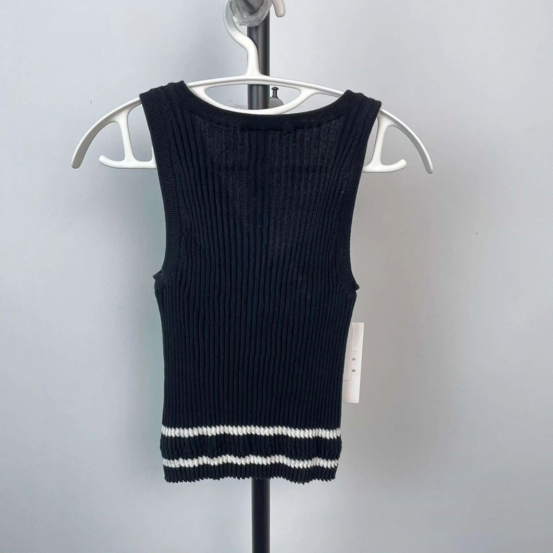 Chanel Chanel Black Knit Short-Sleeve Tee EU38 Size S / US 4 / IT 40 - 2 Thumbnail