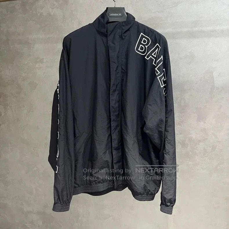 Balenciaga Balenciaga Black Logo Zip Jacket. Size US S / EU 44-46 / 1 - 1 Thumbnail