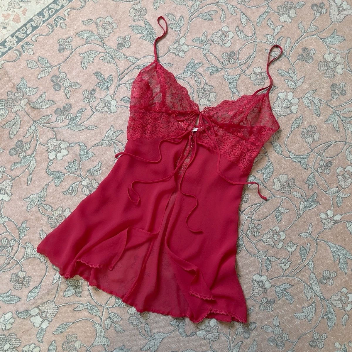 Victoria's Secret Victoria’s Secret Red Lace & Silk Sheer Camisole (M) Size M / US 6-8 / IT 42-44 - 8 Thumbnail