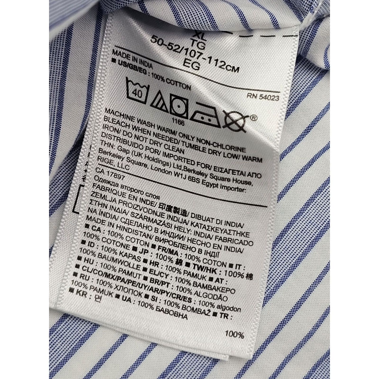 Banana Republic Banana Republic Shirt Mens XL Blue Striped Camden Fit EUC Button-Up Shirt / 3-Season Lightweight Cotton Size US XL / EU 56 / 4 - 4 Thumbnail