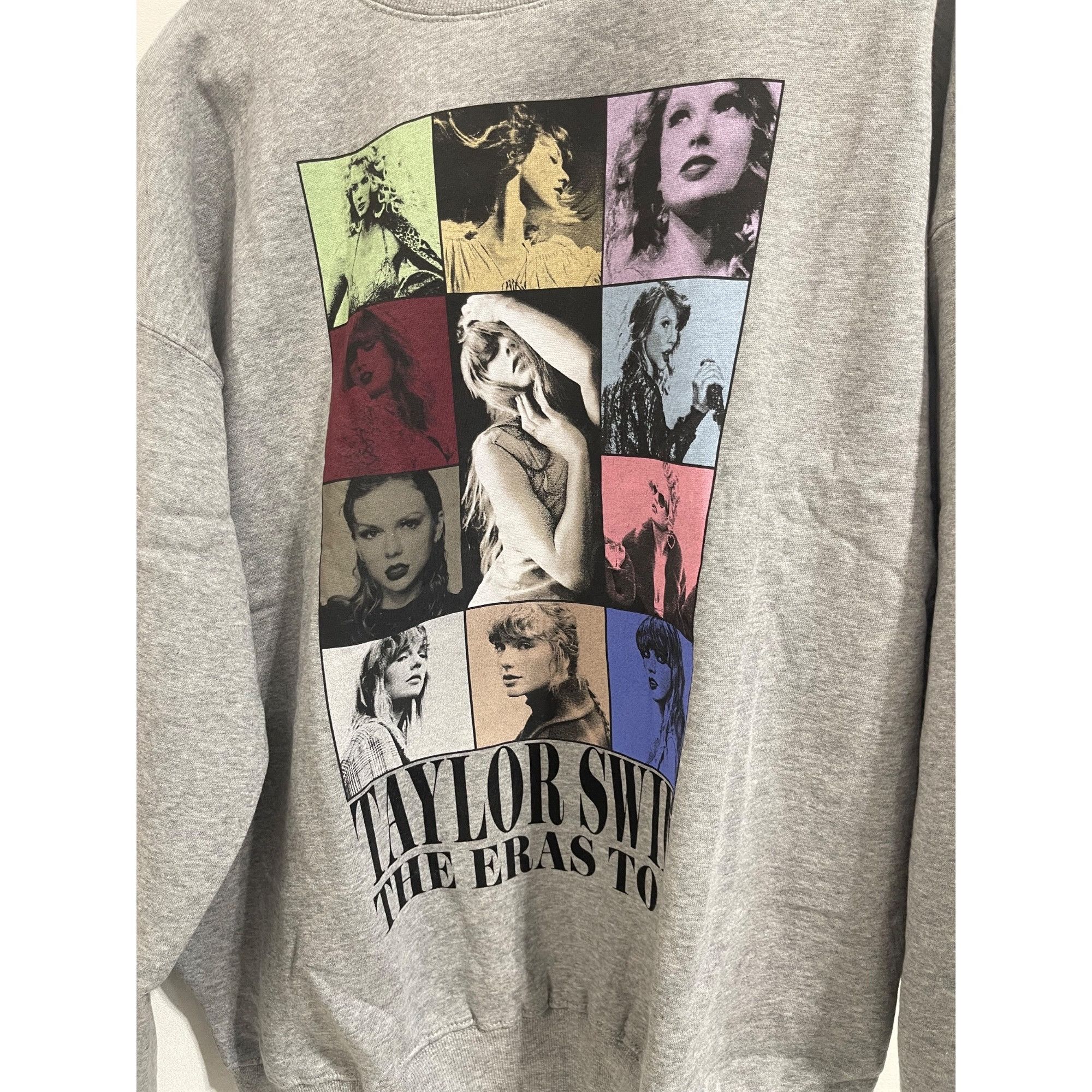 Band Tees NEW TAYLOR SWIFT THE ERAS TOUR CREWNECK SWEATSHIRT MEDIUM Size M / US 6-8 / IT 42-44 - 3 Thumbnail