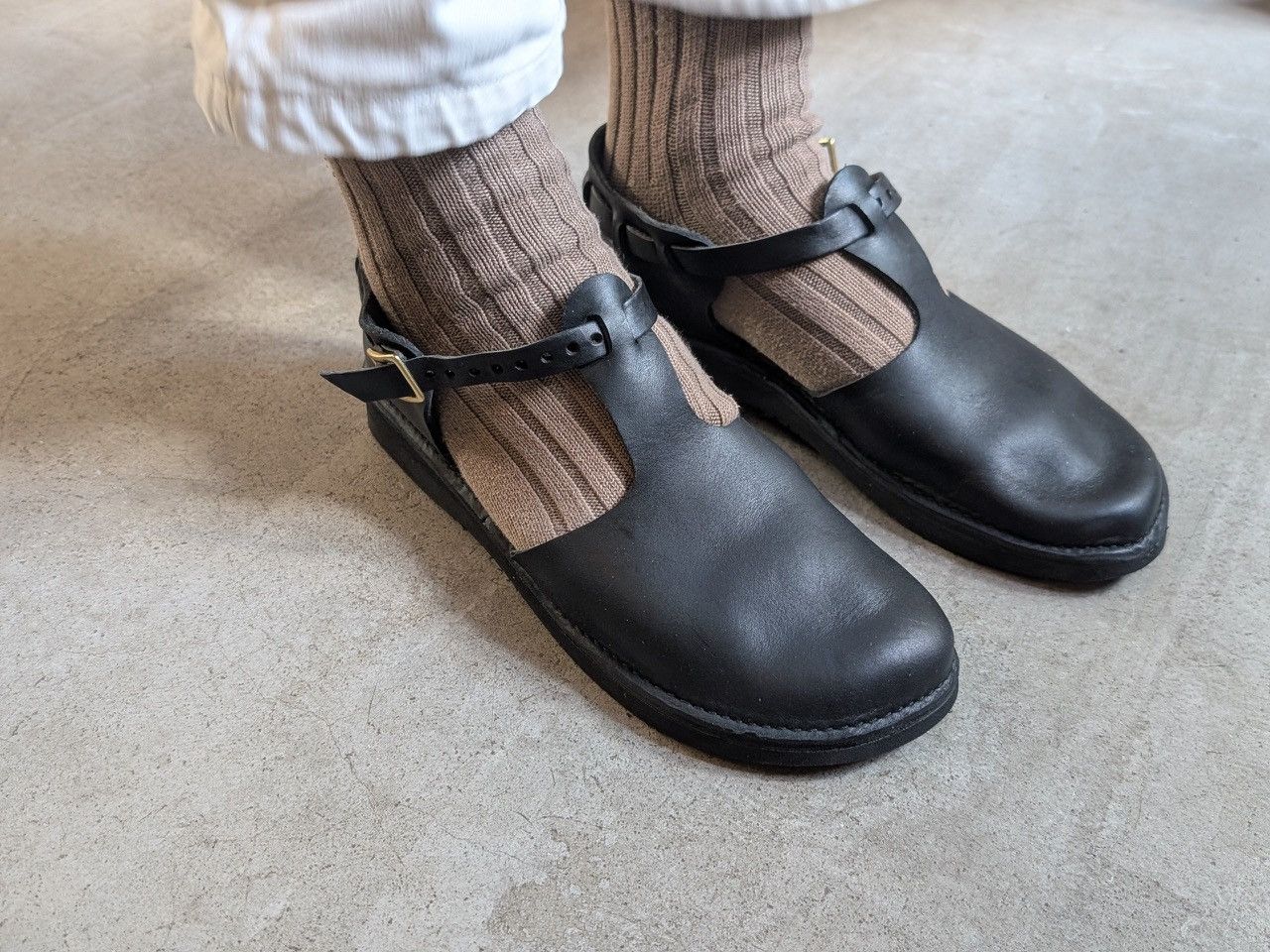 Aurora Shoe Company Aurora Shoe Co. Handmade Leather T-Strap Clog Size US 8 / IT 38 - 8 Thumbnail