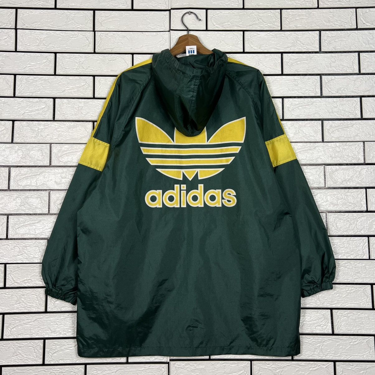 Adidas Vintage ADIDAS Trefoil Big Logo Nylon Jacket #4288-C195 Size US M / EU 48-50 / 2 - 1 Thumbnail