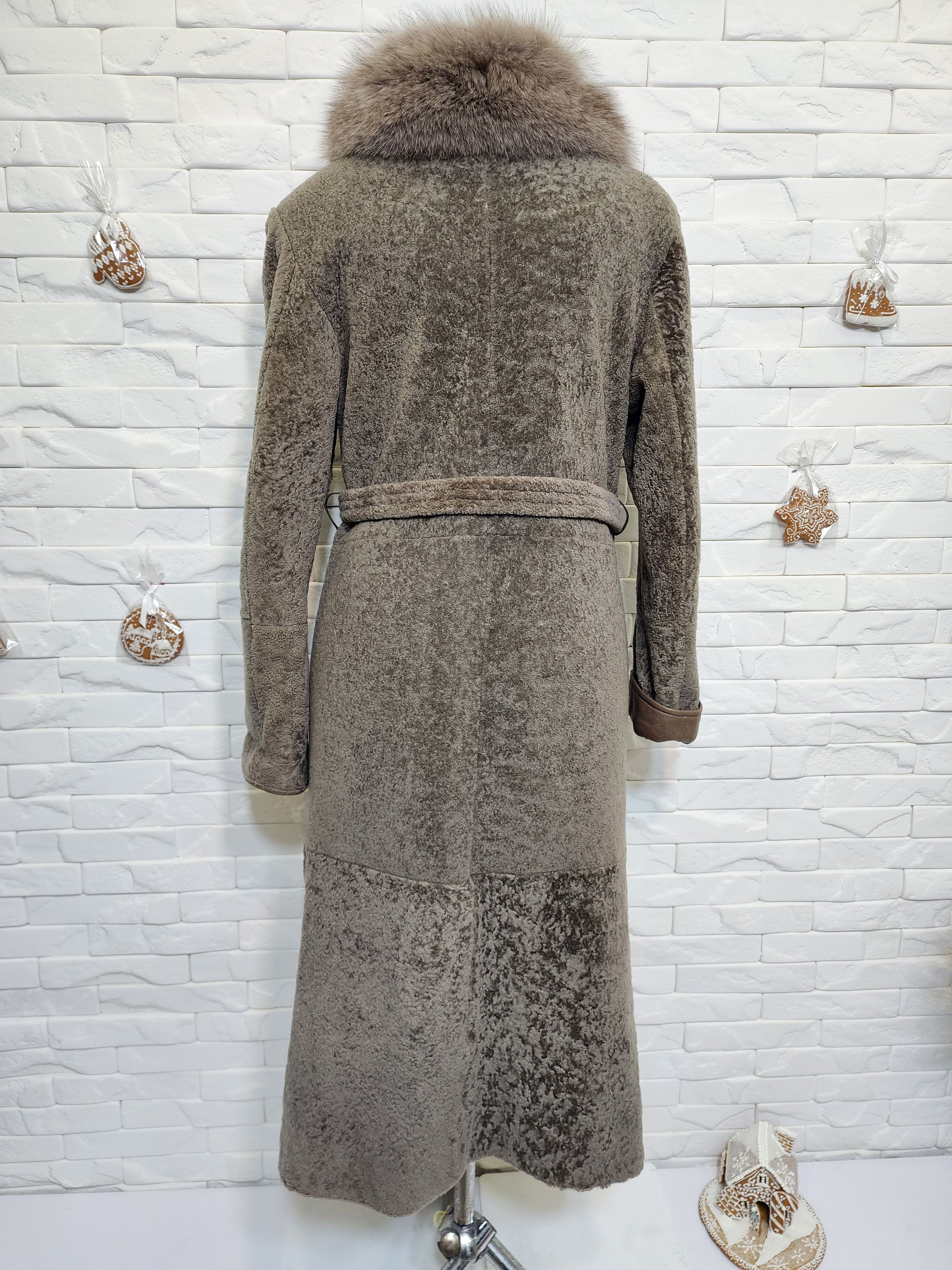 Other Gray Sheepskin Coat: Women's Fur Belted Winter Coat Size M / US 6-8 / IT 42-44 - 4 Thumbnail