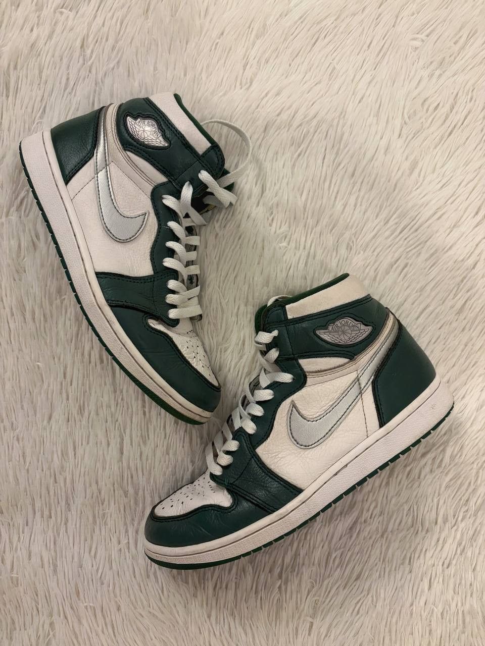 Nike Nike Air Jordan 1 Retro High OG "Gorge Green" Size US 9 / EU 42 - 1 Thumbnail