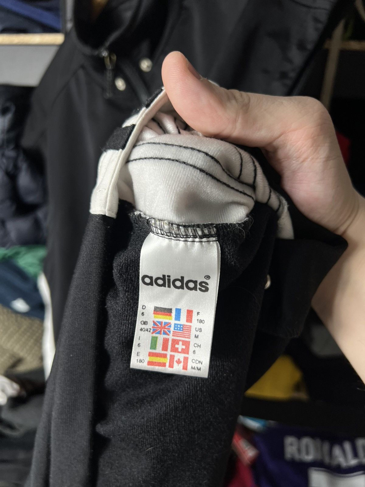 Adidas Vintage Adidas Vest Black Three Stripes Big Logo Size M Size US M / EU 48-50 / 2 - 12 Thumbnail