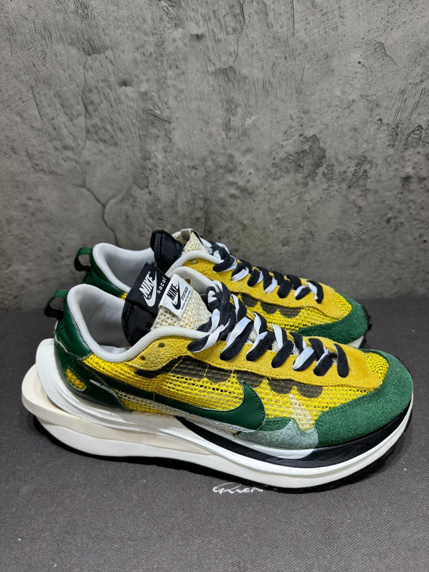 Nike Nike Collab Yellow Lowtop Sneakers 9.5 Men Size US 9.5 / EU 42-43 - 1 Thumbnail
