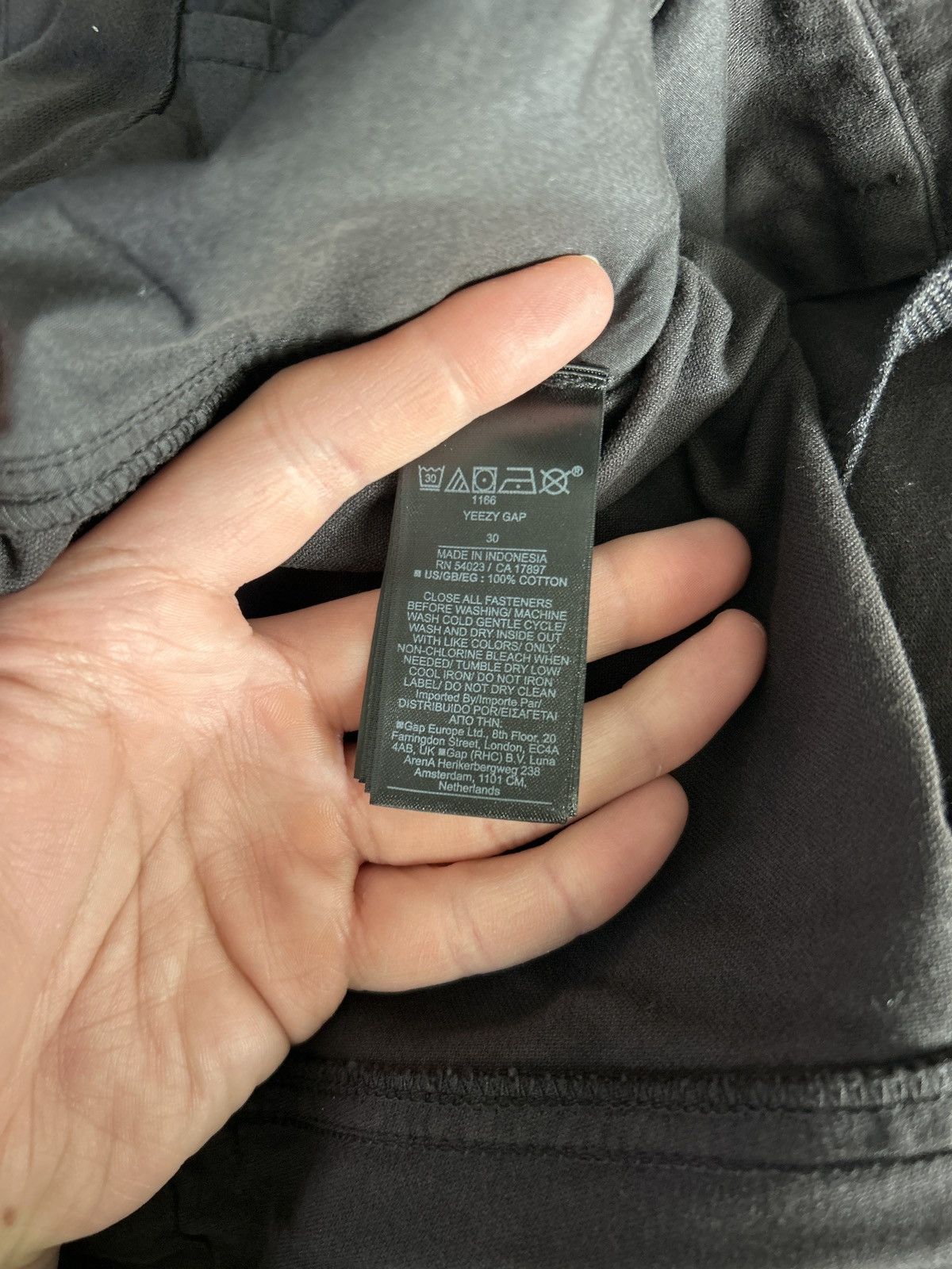 Balenciaga × Gap × Yeezy Yeezy Gap Sateen Cargo Pant Black Size US 30 / EU 46 - 5 Thumbnail