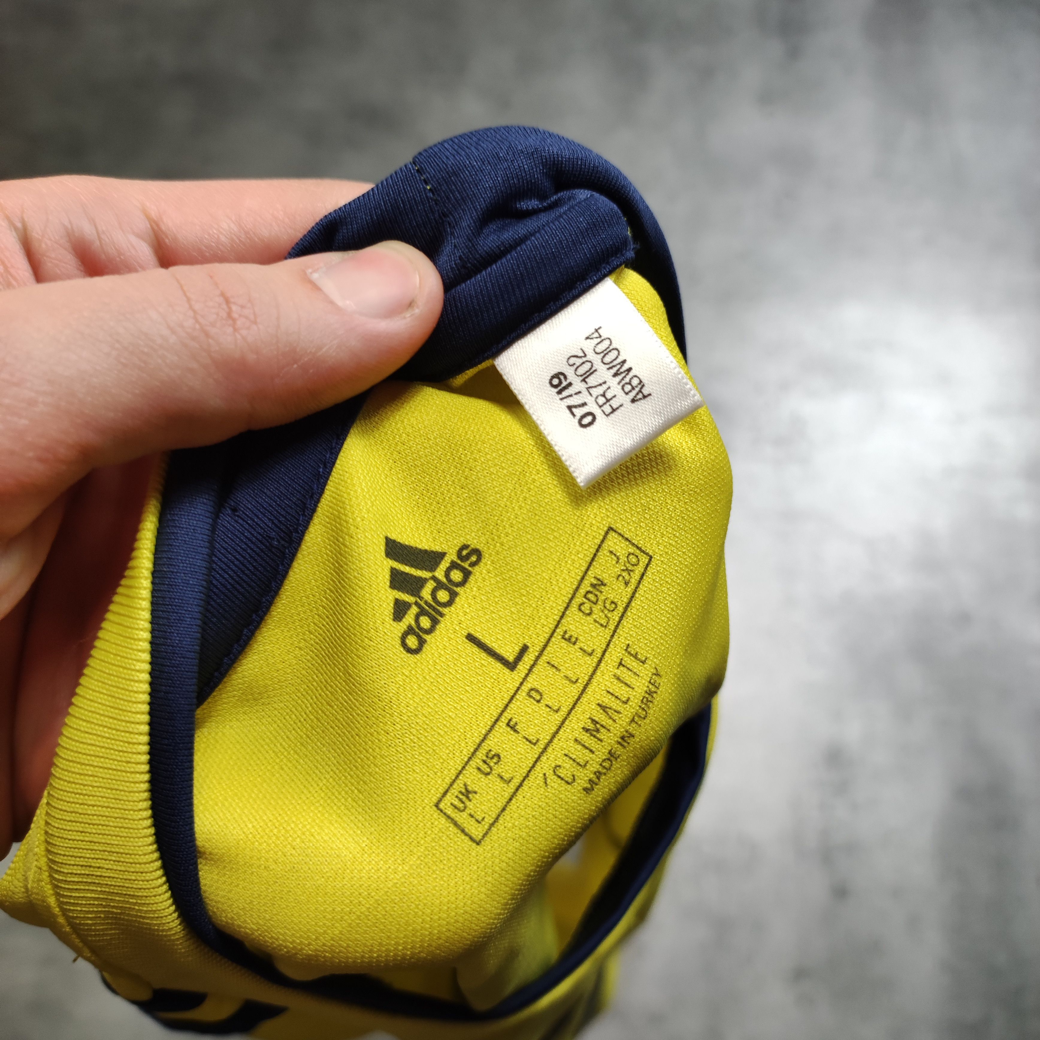 Adidas RARE Fenerbahce FK Adidas Football Home #7Salman Jersey Size US L / EU 52-54 / 3 - 8 Thumbnail
