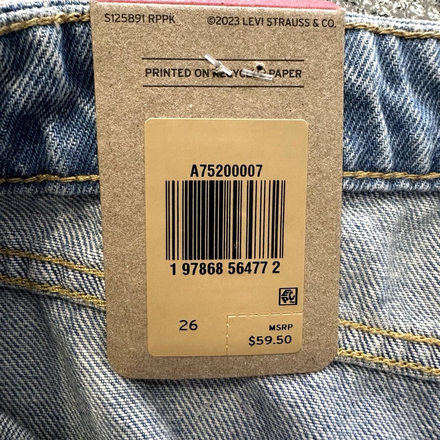 Levi's VINTAGE Levi's 94 Cargo Mini Skirt Denim Womens 26 Mid Rise Pocketed Cotton Denim Short 14” blue Size 26" / US 2 / IT 38 - 6 Thumbnail