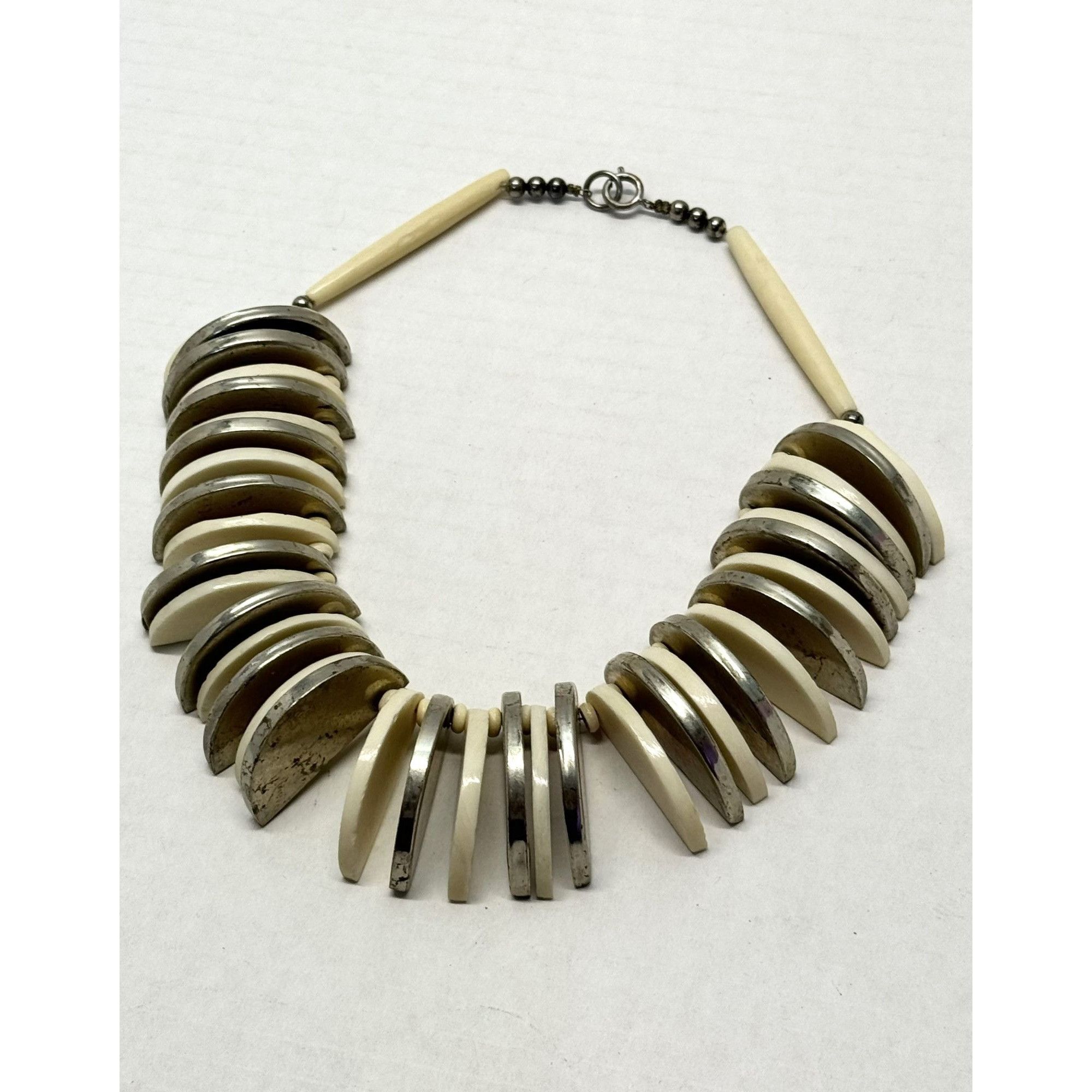 Vintage Vintage metal and white carved disc collar necklace Size ONE SIZE - 3 Thumbnail