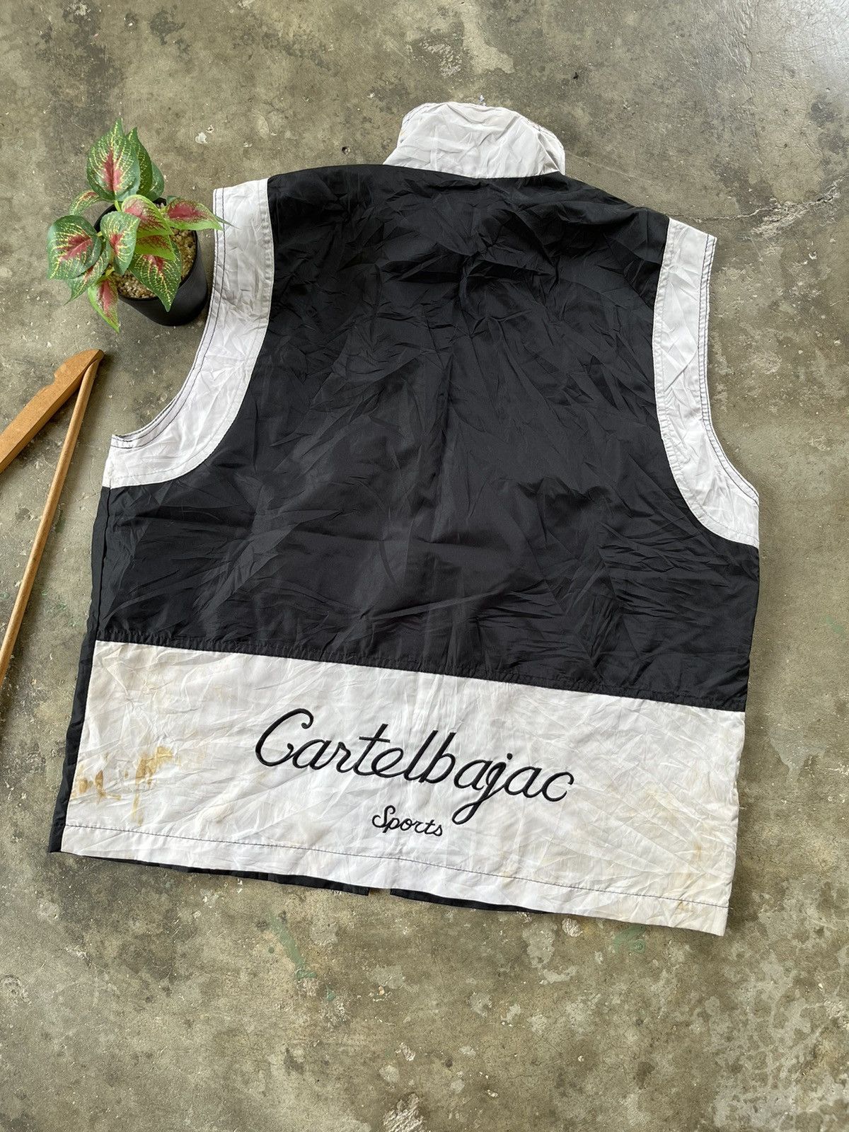 Designer × Jean Charles De Castelbajac Vintage Castelbajac Embroidered Logo Zipper Vest 90s Size US XL / EU 56 / 4 - 2 Thumbnail