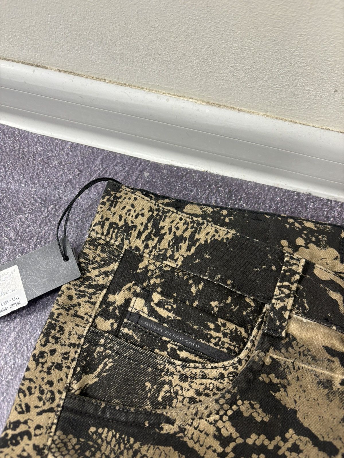 Diesel Black Gold Diesel Black Gold NWT Women’s Y2K Snake Camo Skinny Jeans Size 26" / US 2 / IT 38 - 8 Thumbnail