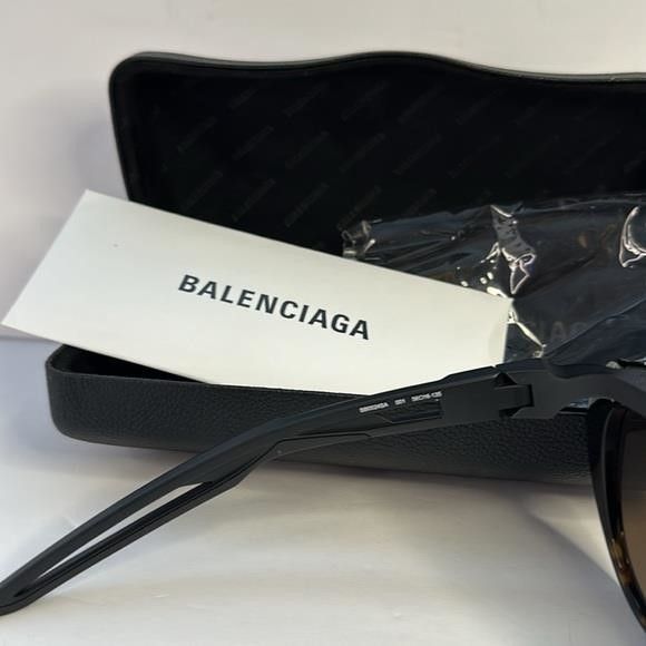 Balenciaga New Authentic Balenciaga Black/Brown BB0024S Oversized Sungl Size ONE SIZE - 13 Thumbnail