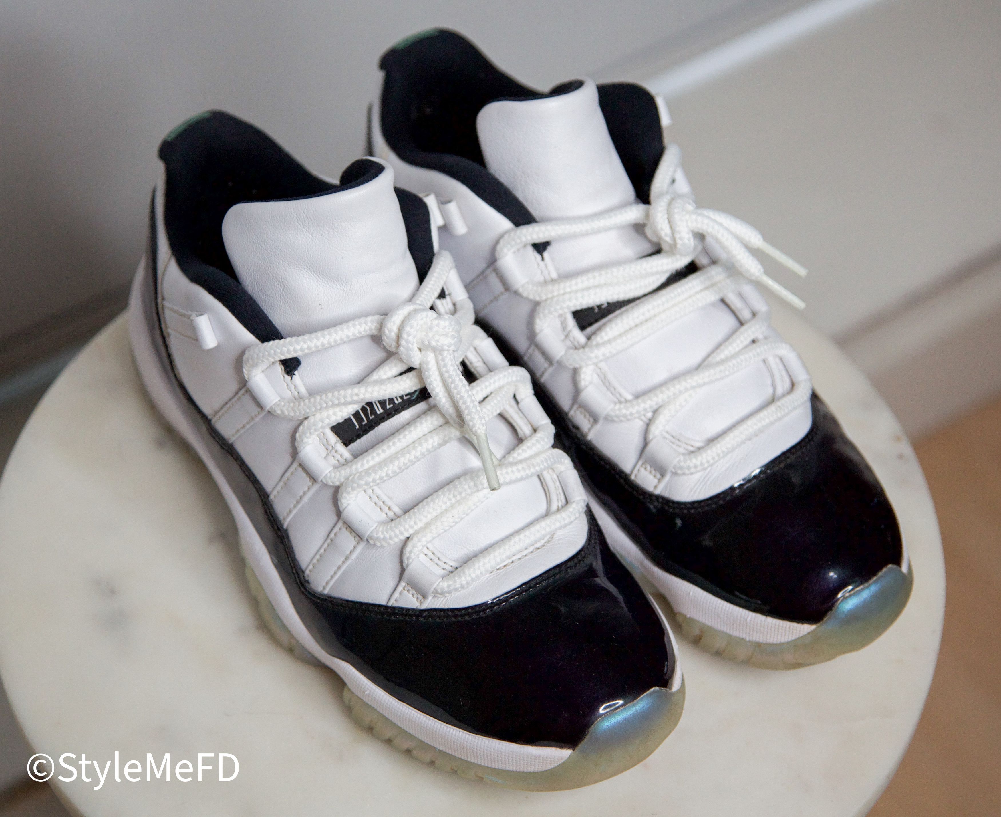 Jordan Brand NIKE AIR JORDAN 11 LOW IN "EMERALD IRIDESCENT" Size US 9 / EU 42 - 2 Thumbnail