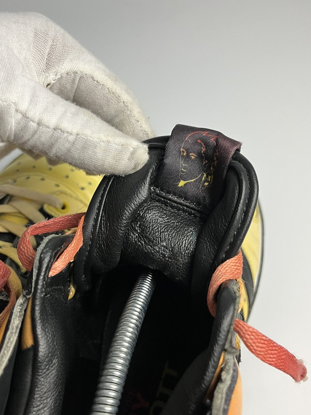 Adidas × Jeremy Scott RARE Adidas x Jeremy Scott JS Flames Size US 9 / EU 42 - 16 Thumbnail