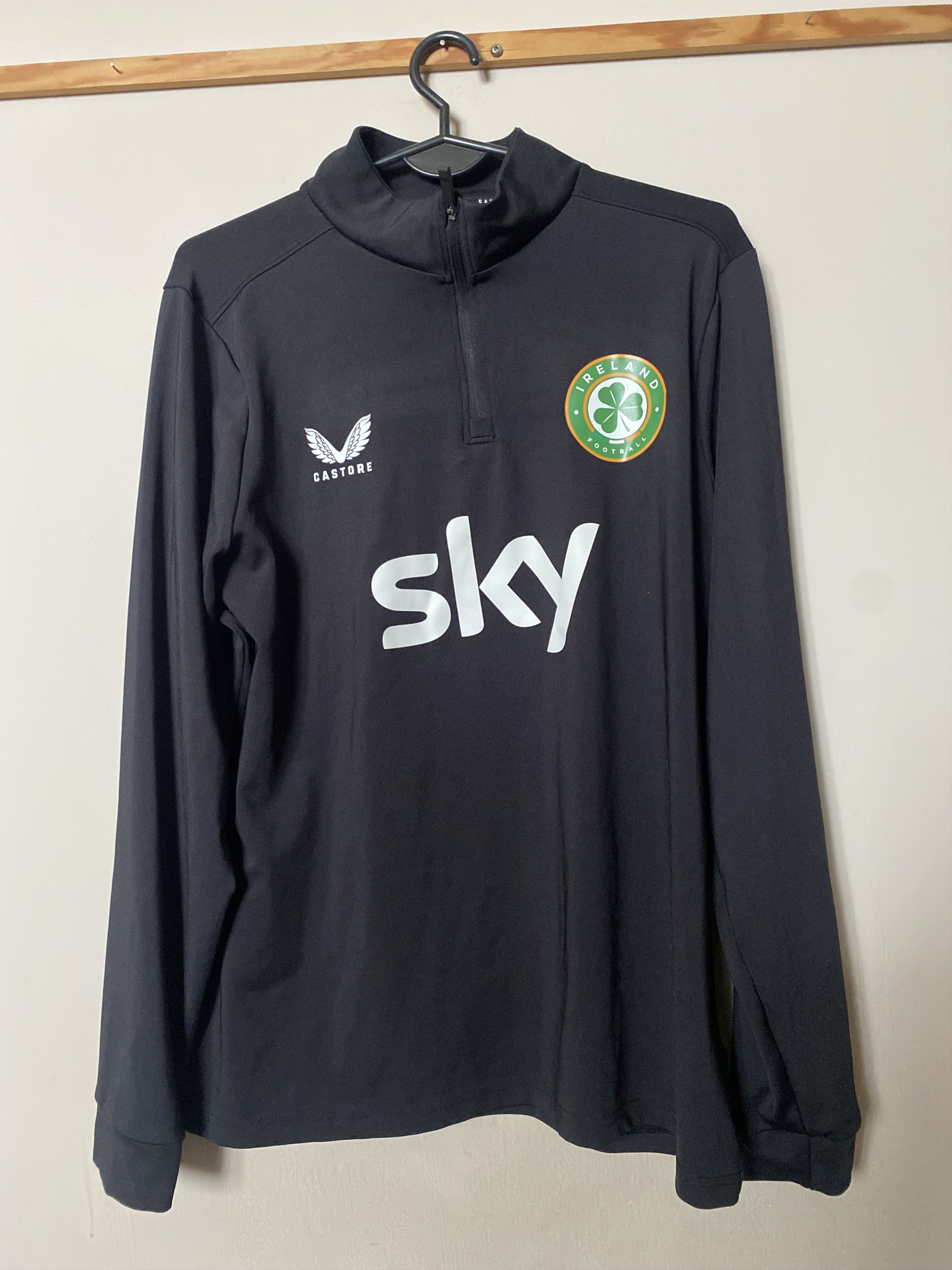 Castore IRELAND training sweatshirt - M - Castore - UNIQUE Size US M / EU 48-50 / 2 - 1 Thumbnail