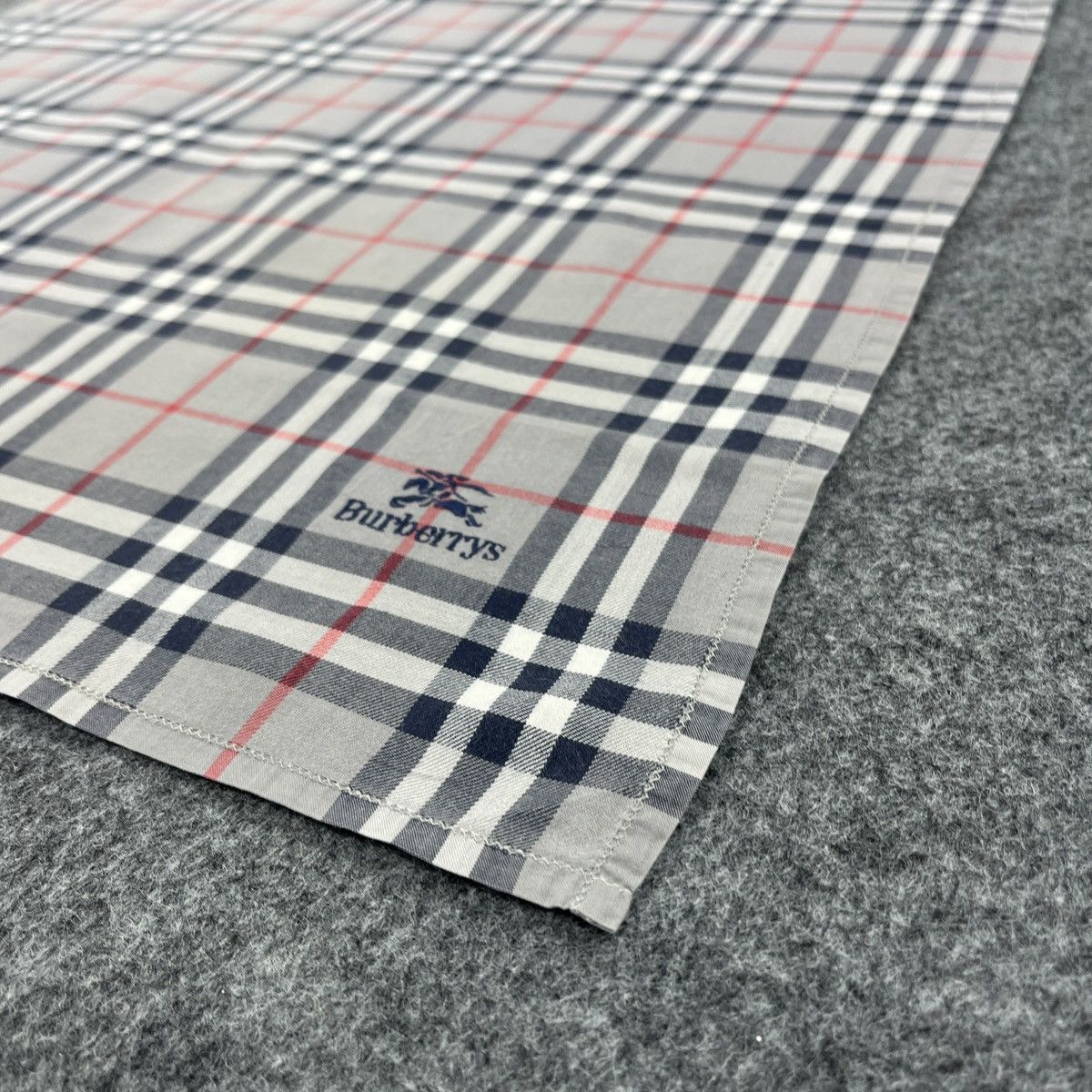 Burberry Burberry Handkerchief / Neckerchief / Headscarf B956 Size ONE SIZE - 4 Thumbnail