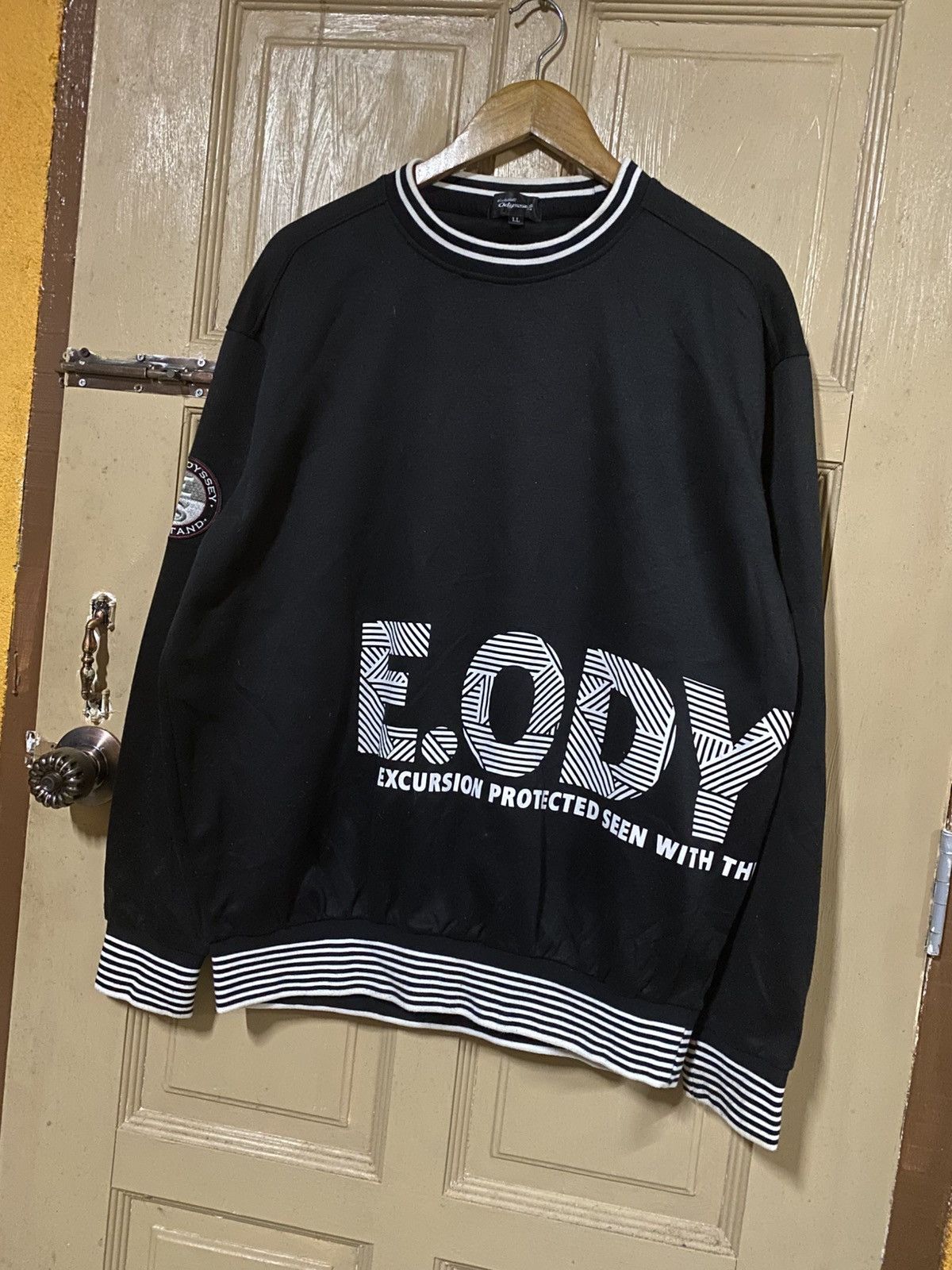 Vintage Vintage Eddie Odyssey Black Striped Crewneck Sweatshirt Size US XL / EU 56 / 4 - 3 Thumbnail