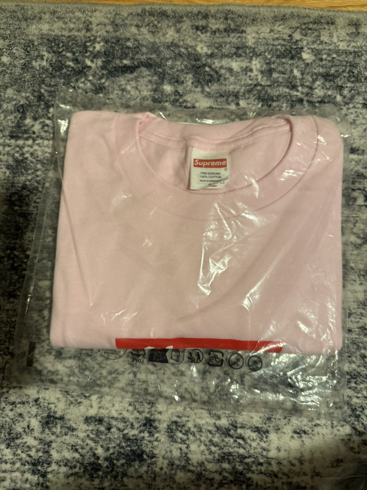 Supreme Supreme arabic box logo tee size small Pink IN HAND‼️ Size US S / EU 44-46 / 1 - 2 Thumbnail
