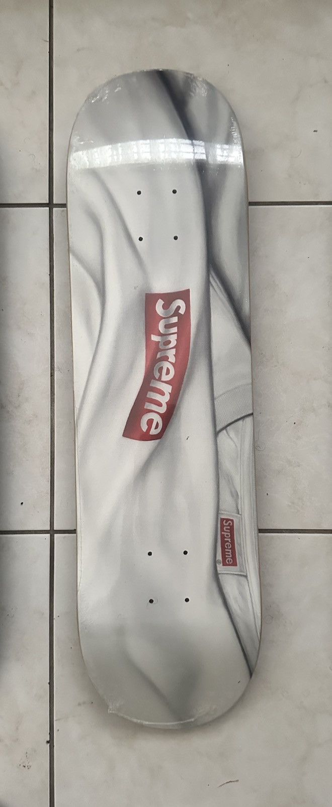 supreme Box Logo T-Shirt Skateboard スケボー Supreme Box Logo T-Shirt Skateboard (FW22) - $58