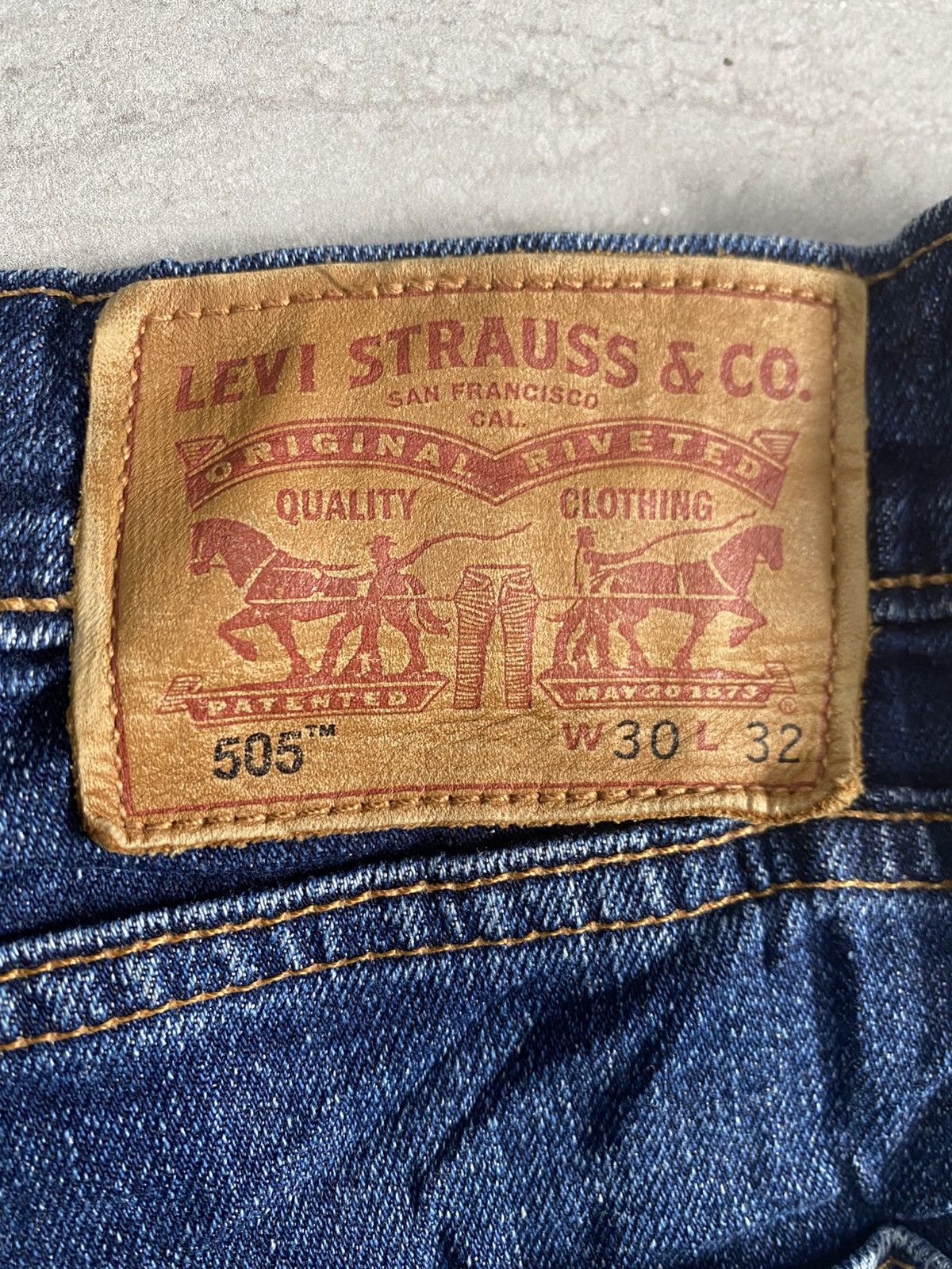 Levi's Levis Classic 505 straight cut Size US 31 - 13 Thumbnail