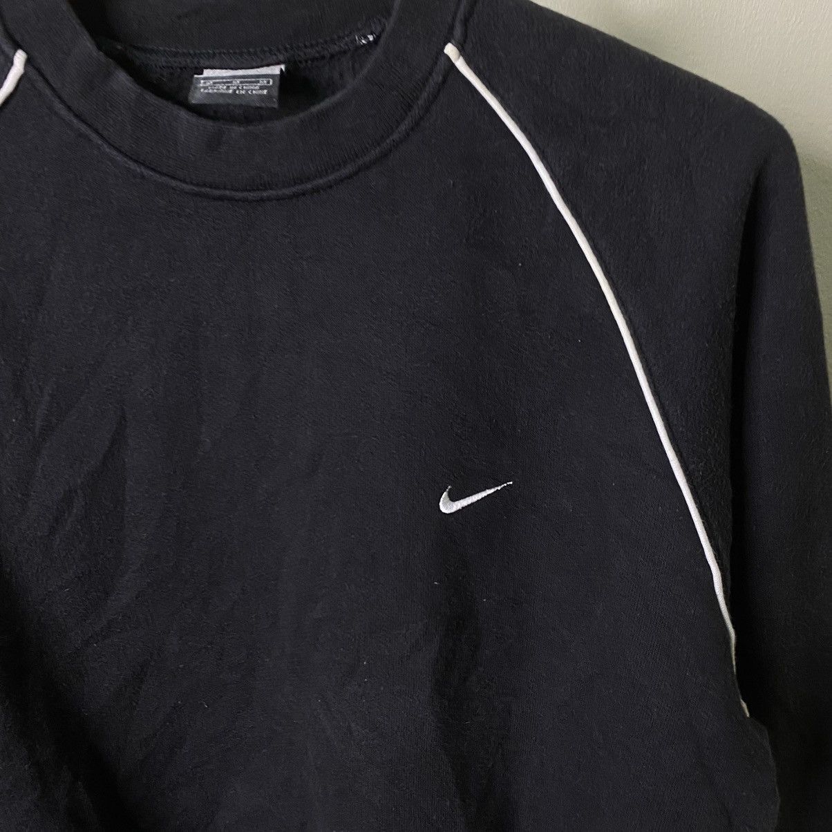 Nike × Vintage Vintage 2000s Nike Essential Embroidery Swoosh Sweatshirt Size US M / EU 48-50 / 2 - 2 Thumbnail