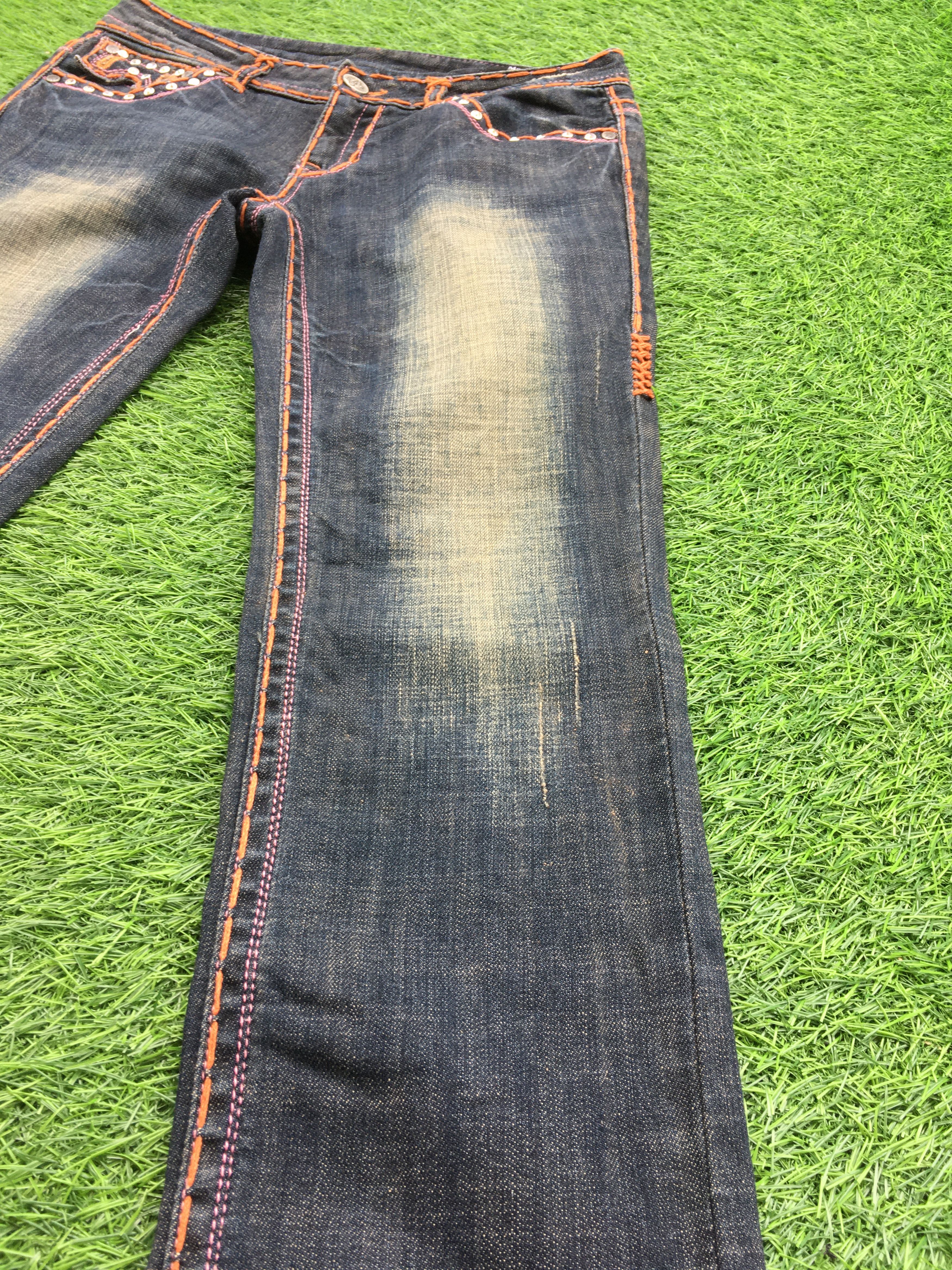 Japanese Brand Fleur De Lis medium blue wash embellished slim jean D-1213 Size 26" / US 2 / IT 38 - 7 Thumbnail