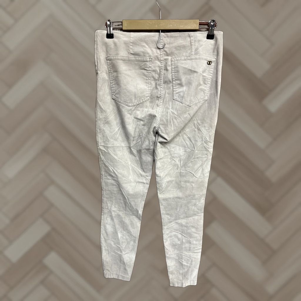 Tory Burch Tory Burch Womens Beige Corduroy Pants Size 30 Regular Pants 30 Beige Corduroy Women Ankle 28 Inseam Mens? No gender at end. Size 30" / US 8 / IT 44 - 1 Thumbnail