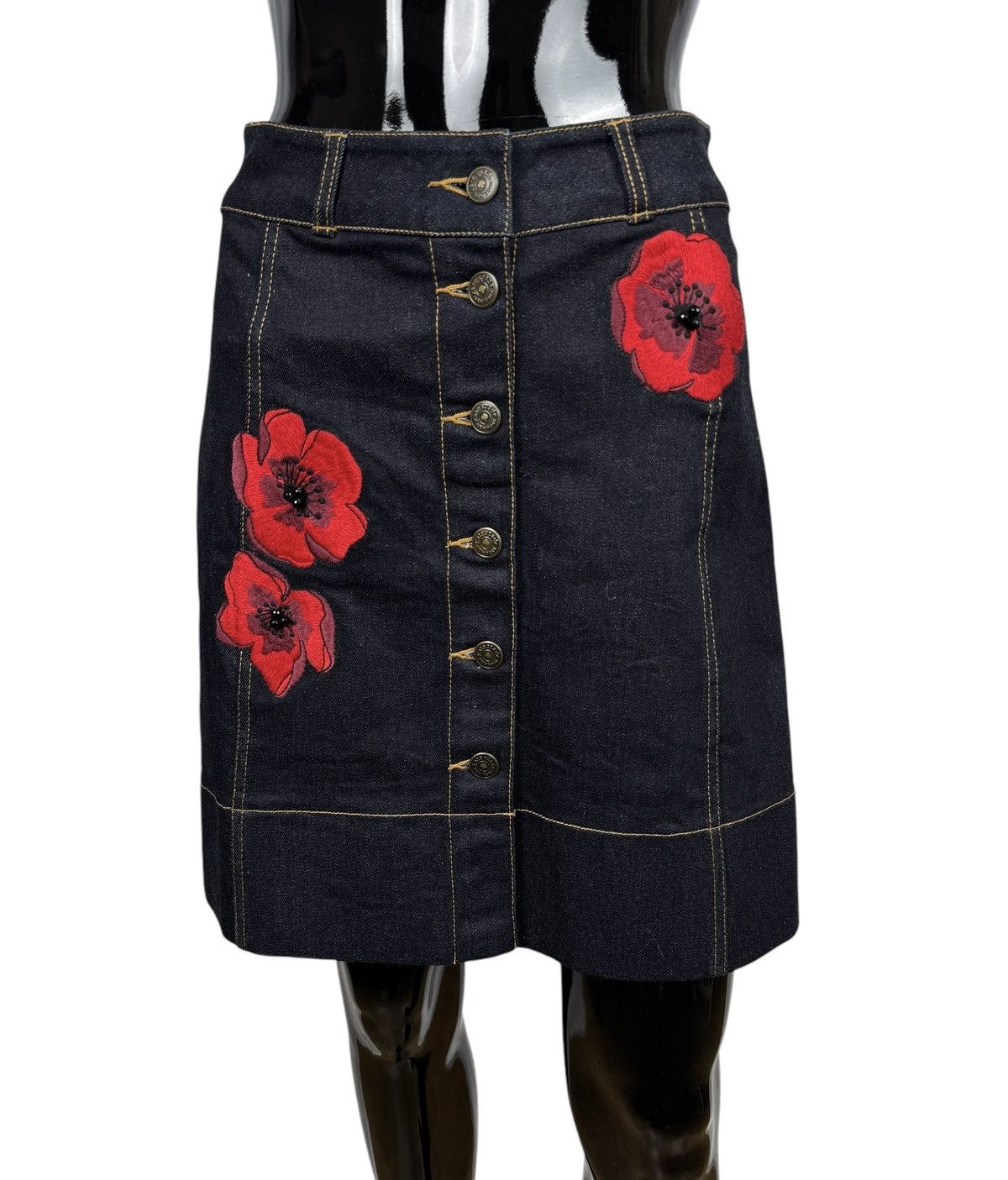 Kate Spade Kate Spade Denim Skirt Embroidered Flowers size 4 Size 36" / US 14 / IT 50 - 1 Thumbnail