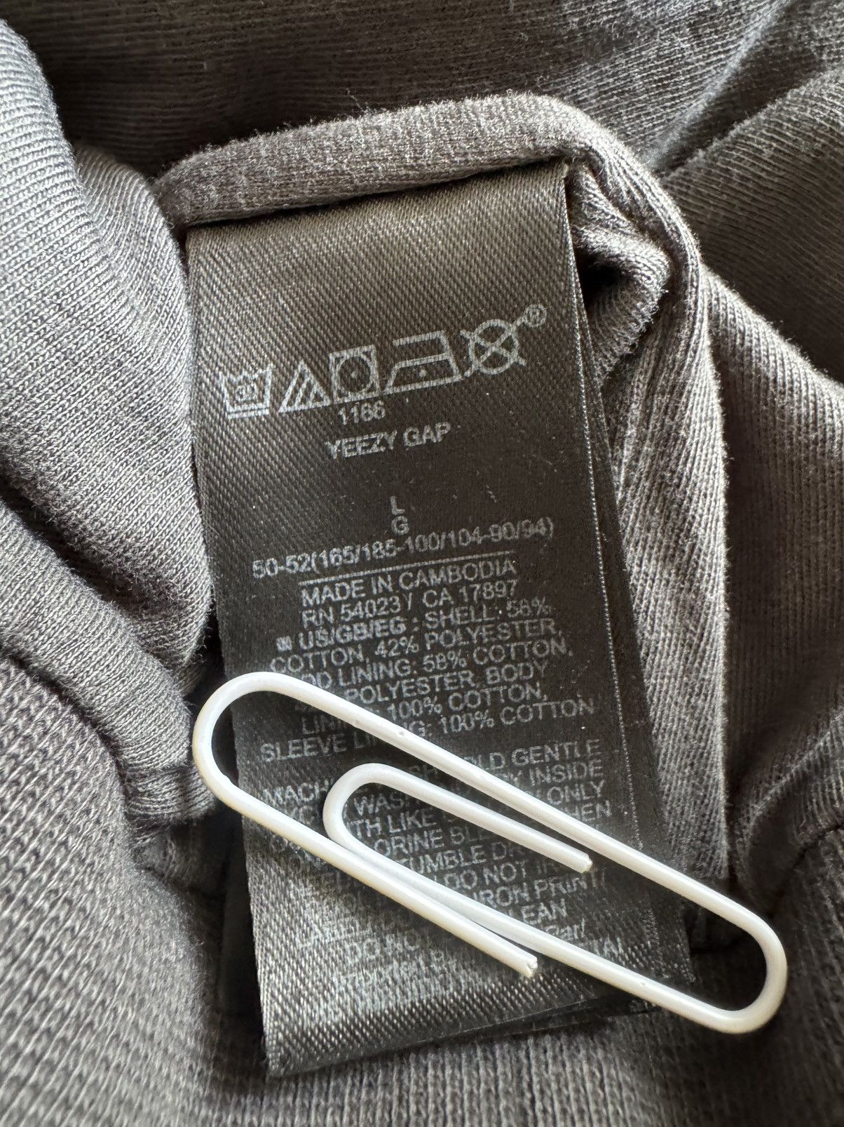 Balenciaga × Gap 2022 Yeezy Gap Engineered by Balenciaga Dove Hoodie Size US L / EU 52-54 / 3 - 13 Thumbnail