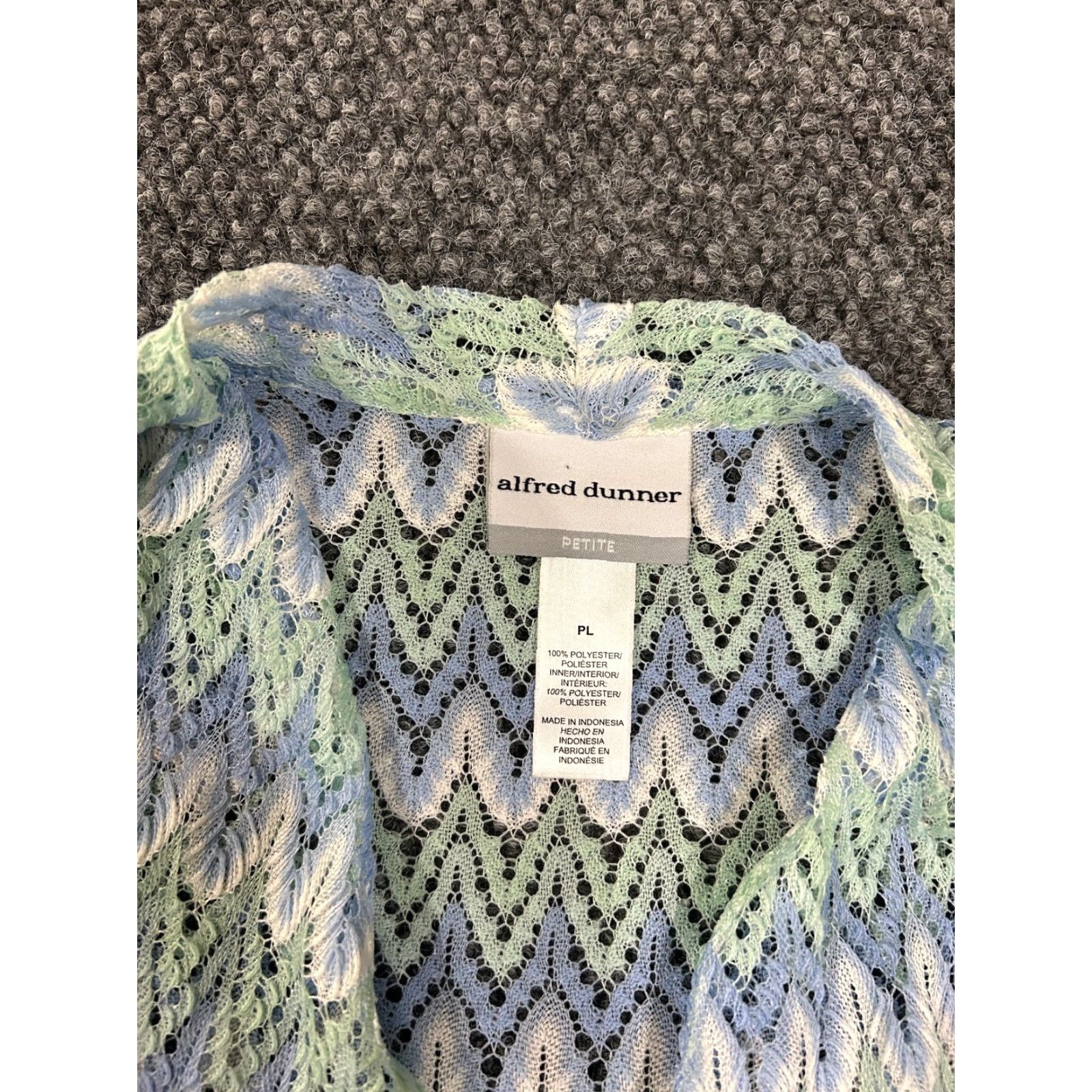 Vintage Alfred Dunner Blouse Womens Petite Large Blue Crochet Lace White Knit Polyester Round Neck Short Sleeve Casual Shirt Size L / US 10 / IT 46 - 5 Thumbnail