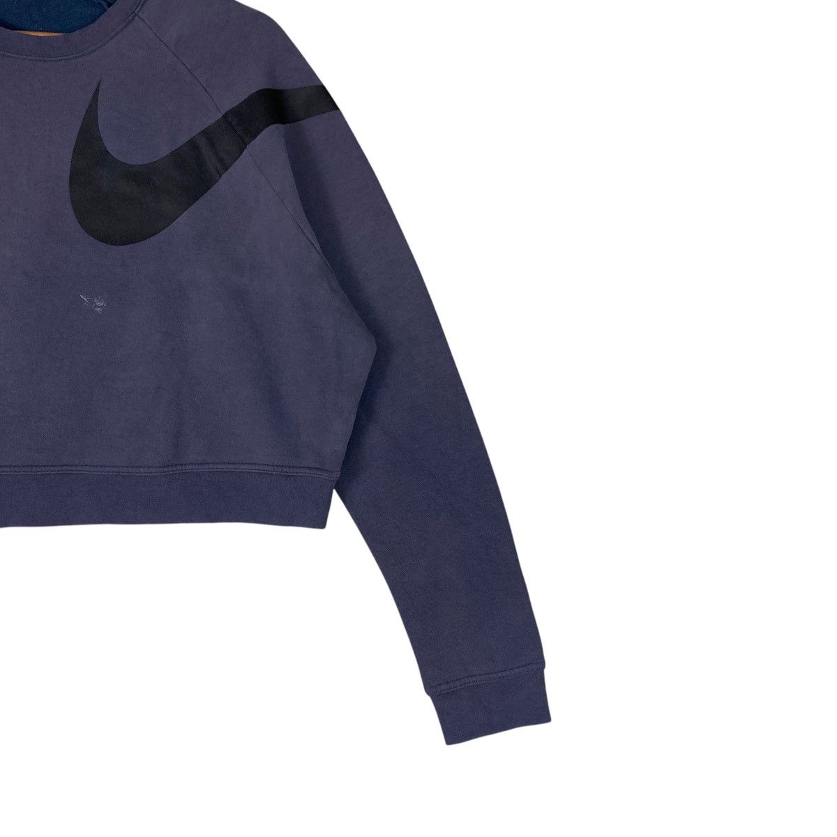 Nike Vintage Nike Crop Top Pullover Jumper Sweatshirt Size L / US 10 / IT 46 - 3 Thumbnail