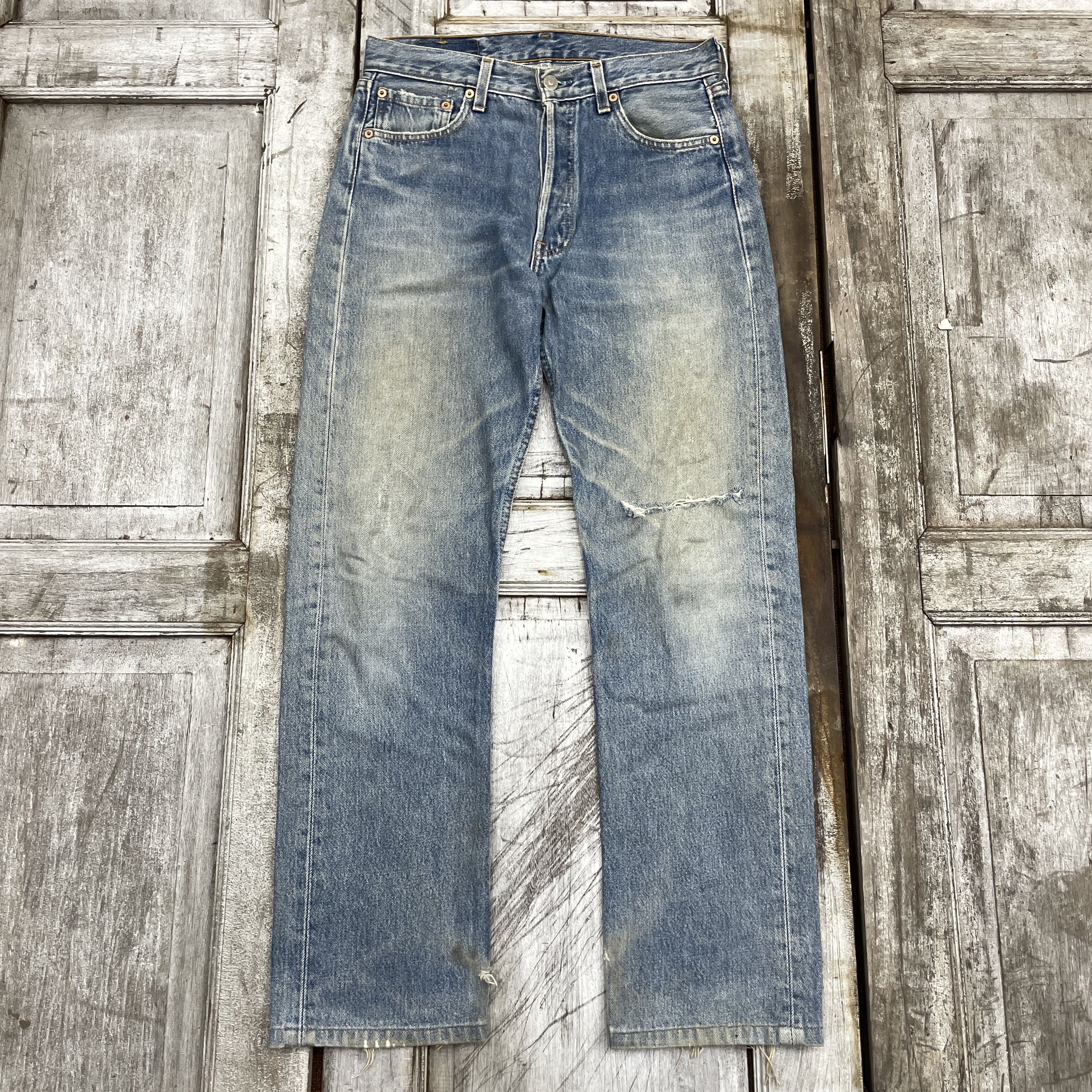 Levi's × Vintage Vintage Levi's 501 Faded Distressed Jeans-WC313 Size US 29 - 1 Thumbnail